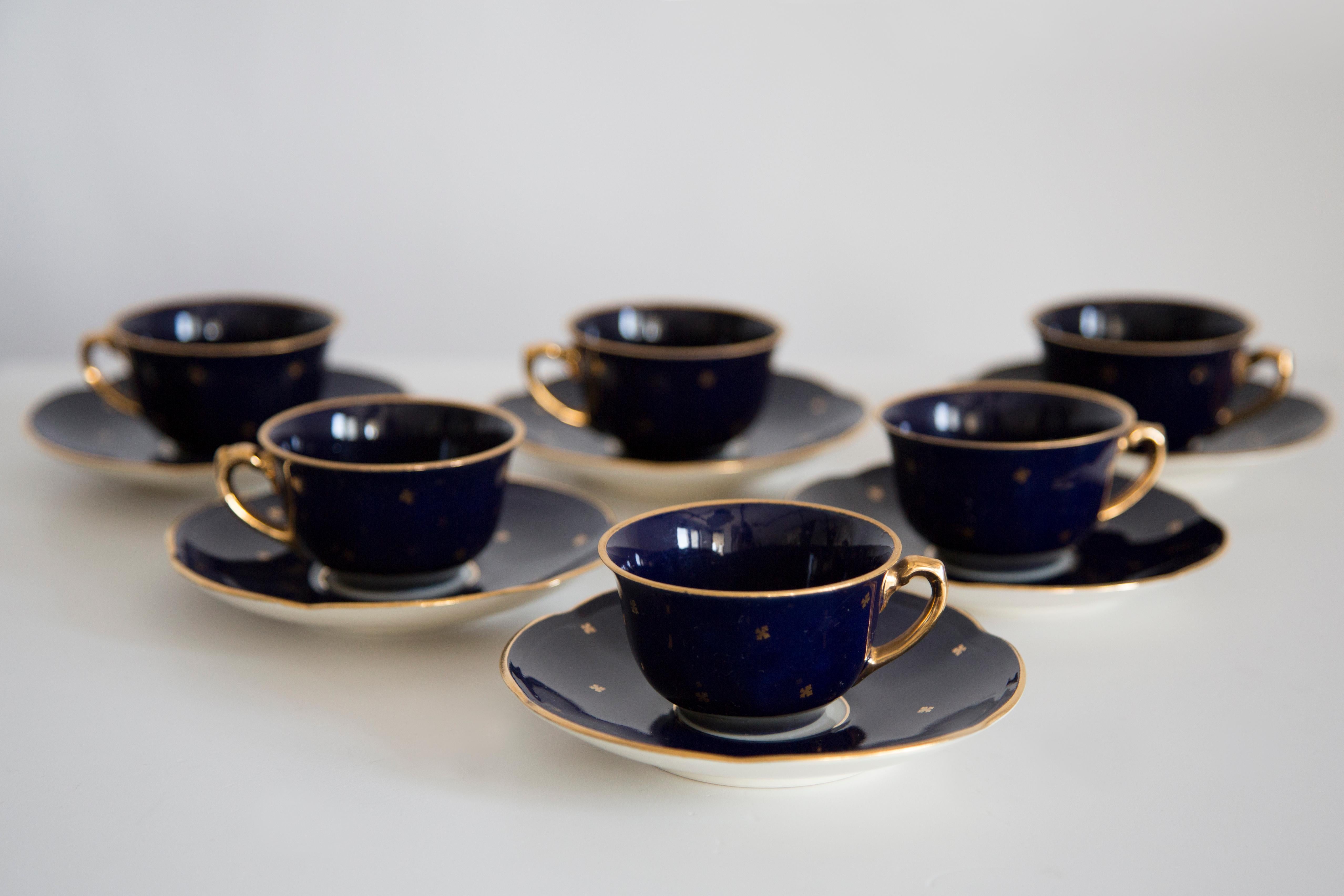Midcentury Porcelain Navy Blue Tea Coffee Service Jug and Cups, Poland, 1960 For Sale 5