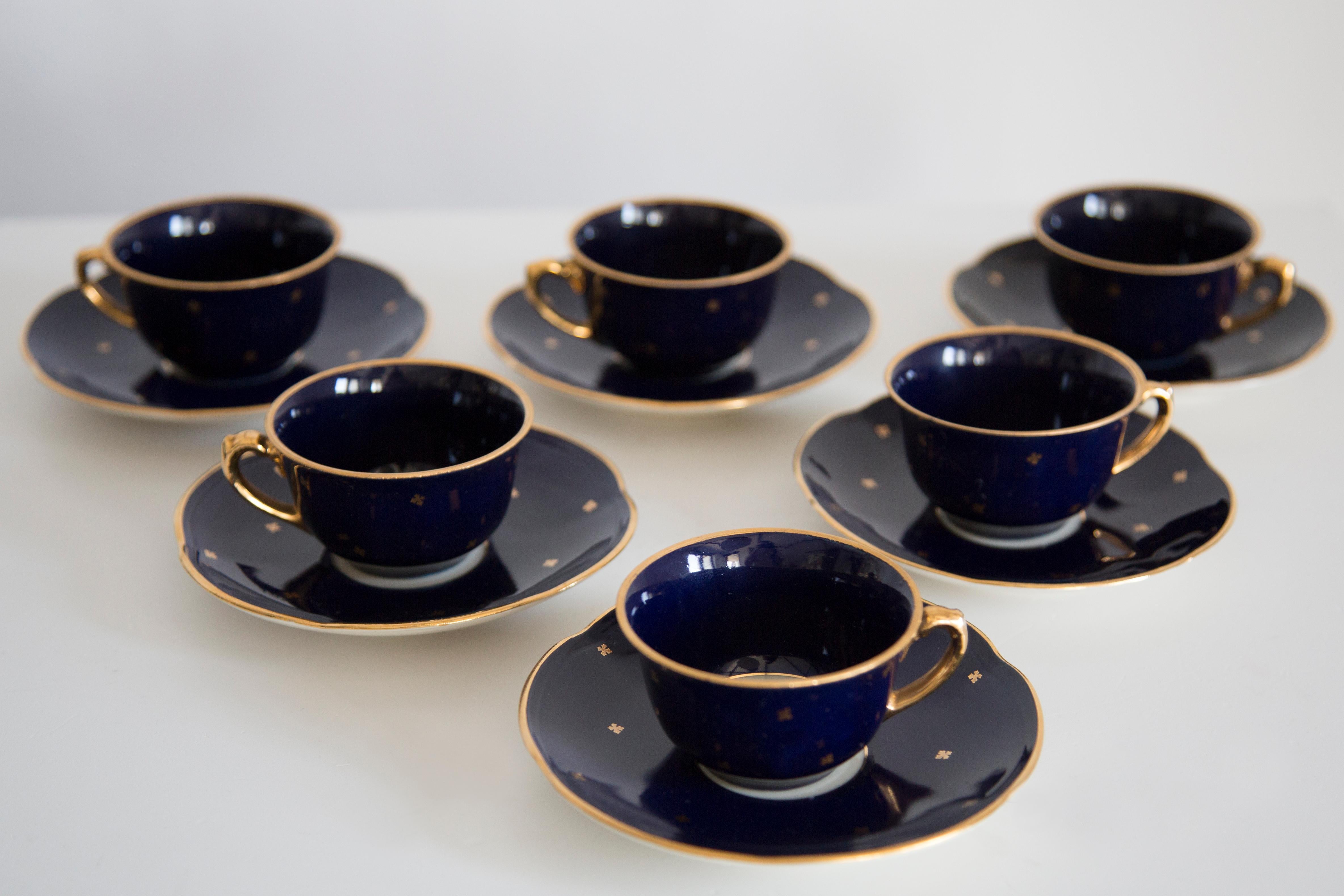 Midcentury Porcelain Navy Blue Tea Coffee Service Jug and Cups, Poland, 1960 For Sale 7