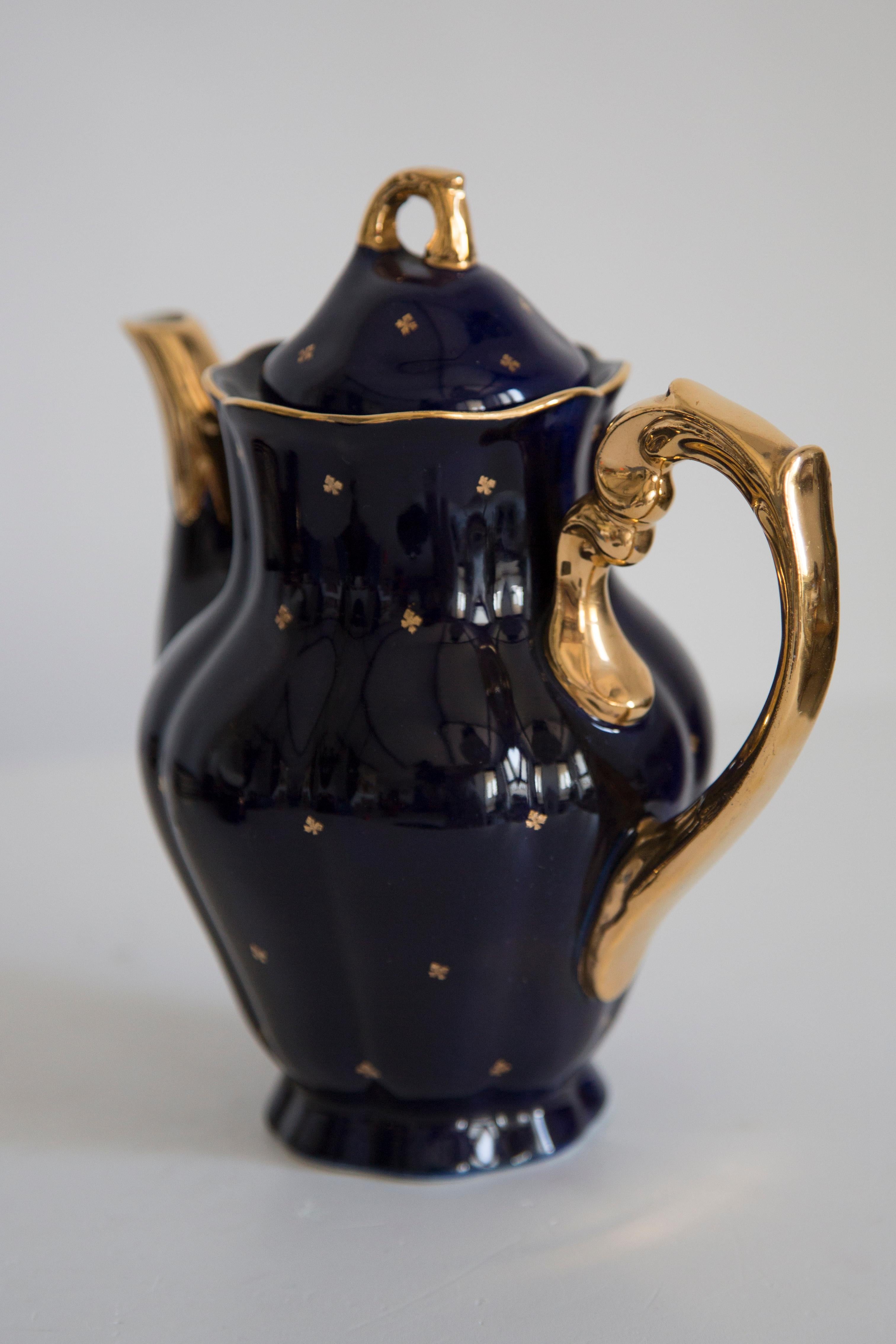Midcentury Porcelain Navy Blue Tea Coffee Service Jug and Cups, Poland, 1960 For Sale 10