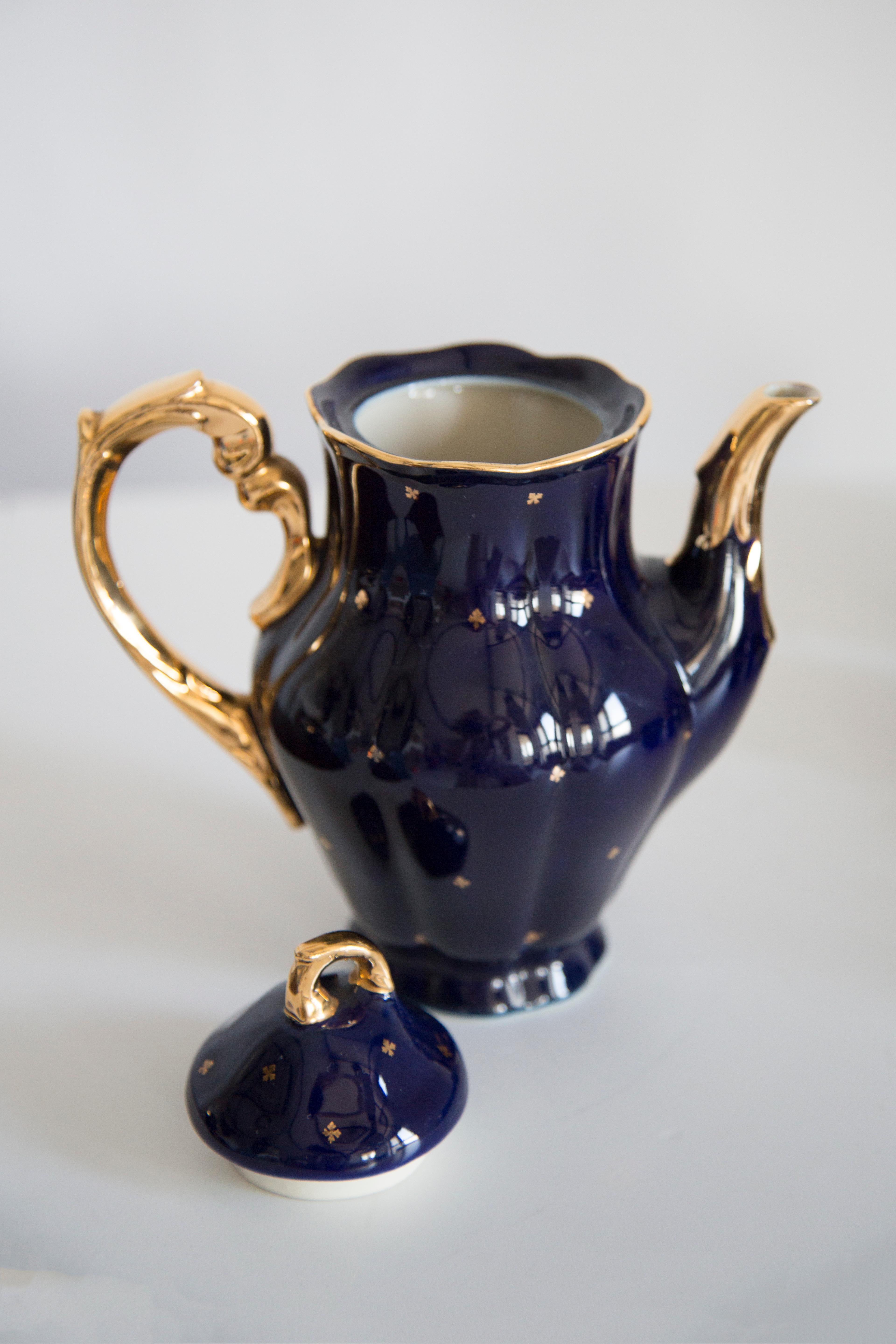 Midcentury Porcelain Navy Blue Tea Coffee Service Jug and Cups, Poland, 1960 In Fair Condition For Sale In 05-080 Hornowek, PL