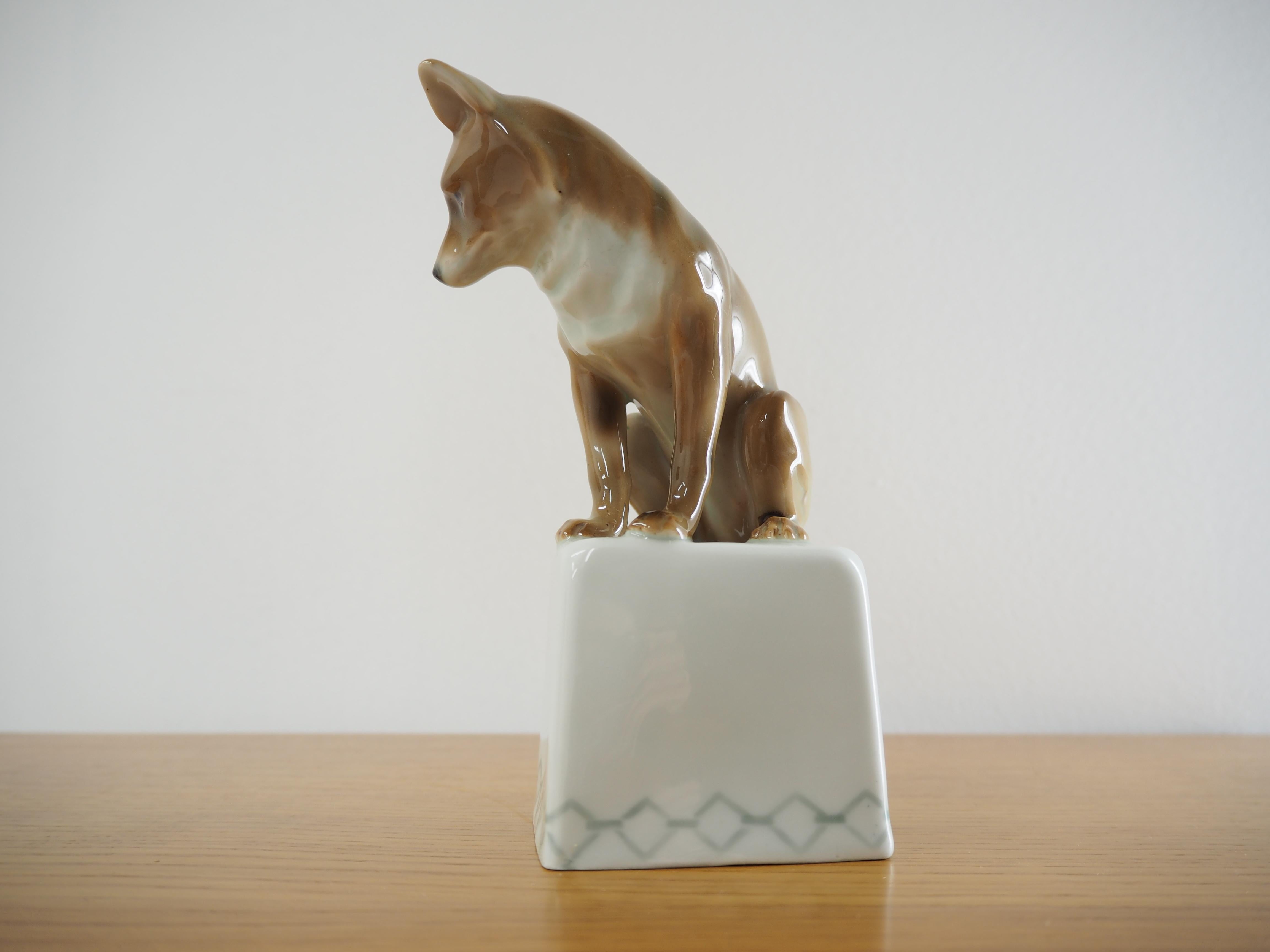 Midcentury Porcelain Sculpture of Fox, 1960s 2