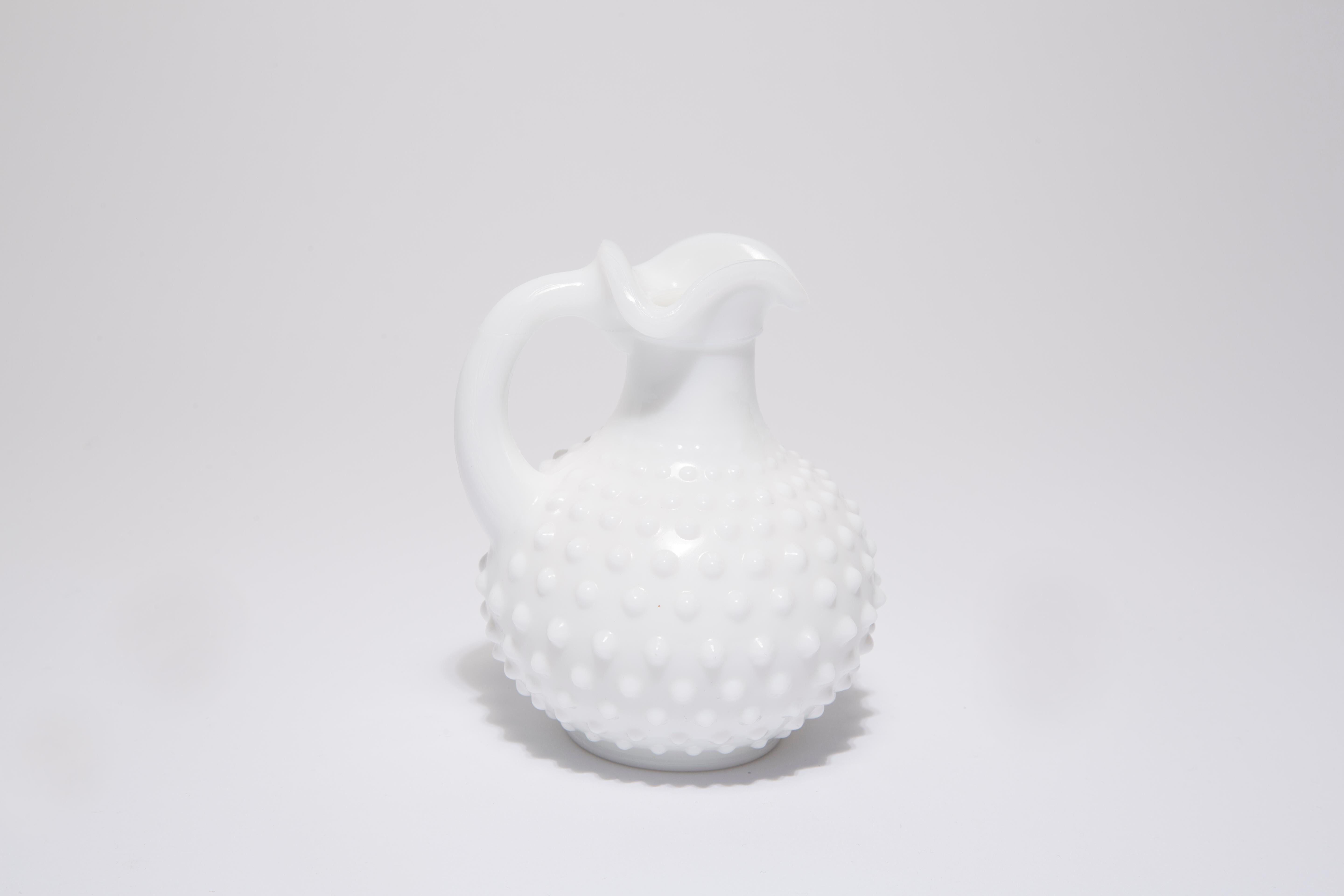 French Midcentury Porcelain White Mini Vase with a Frill, Europe, 1990s For Sale