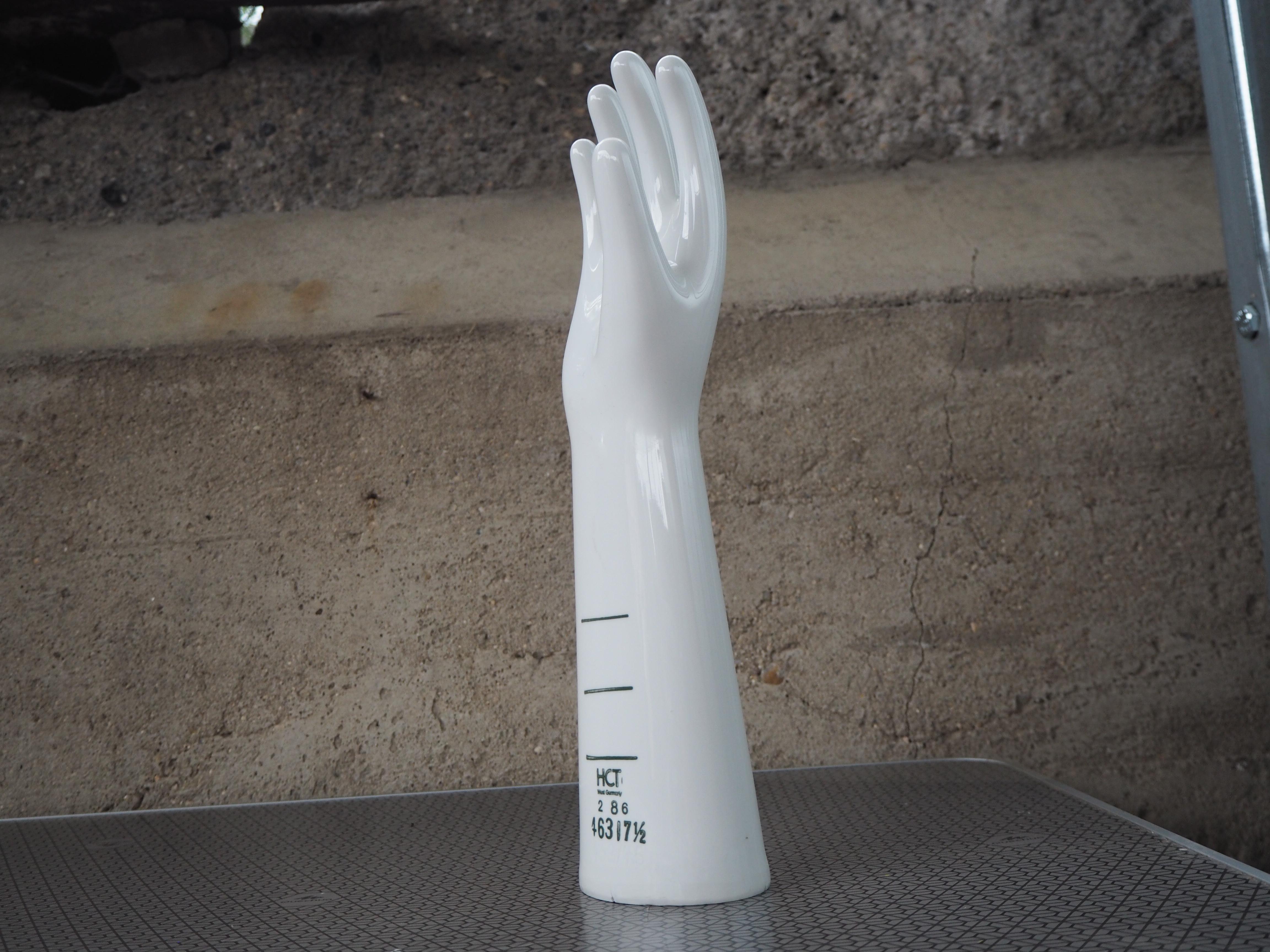 Midcentury Porclain Hand, Schmuckhalter, Westdeutschland, 1960er Jahre (Moderne der Mitte des Jahrhunderts) im Angebot