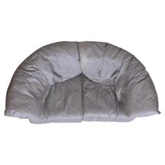 Midcentury Post Modern De Sede Grau Leder Loveseat 2 Sitze geschwungenes Sofa, Midcentury