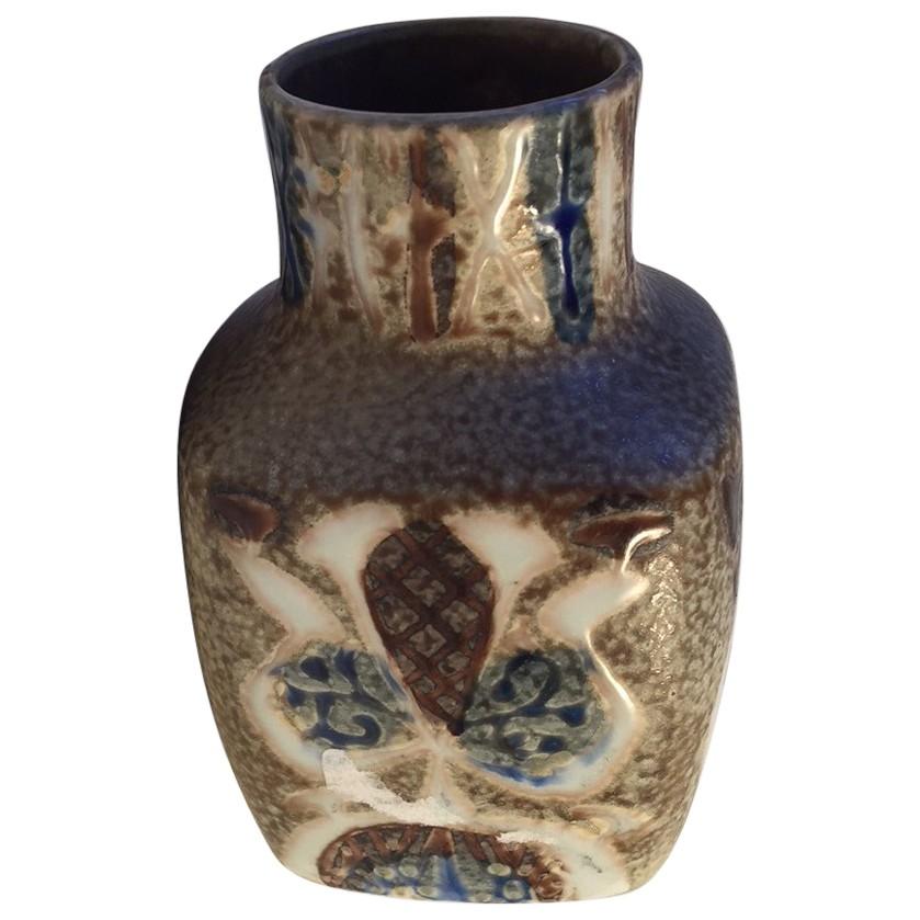Vase en poterie du milieu du siècle dernier de Nils Thorsson pour Royal Copenhagen, 1970
