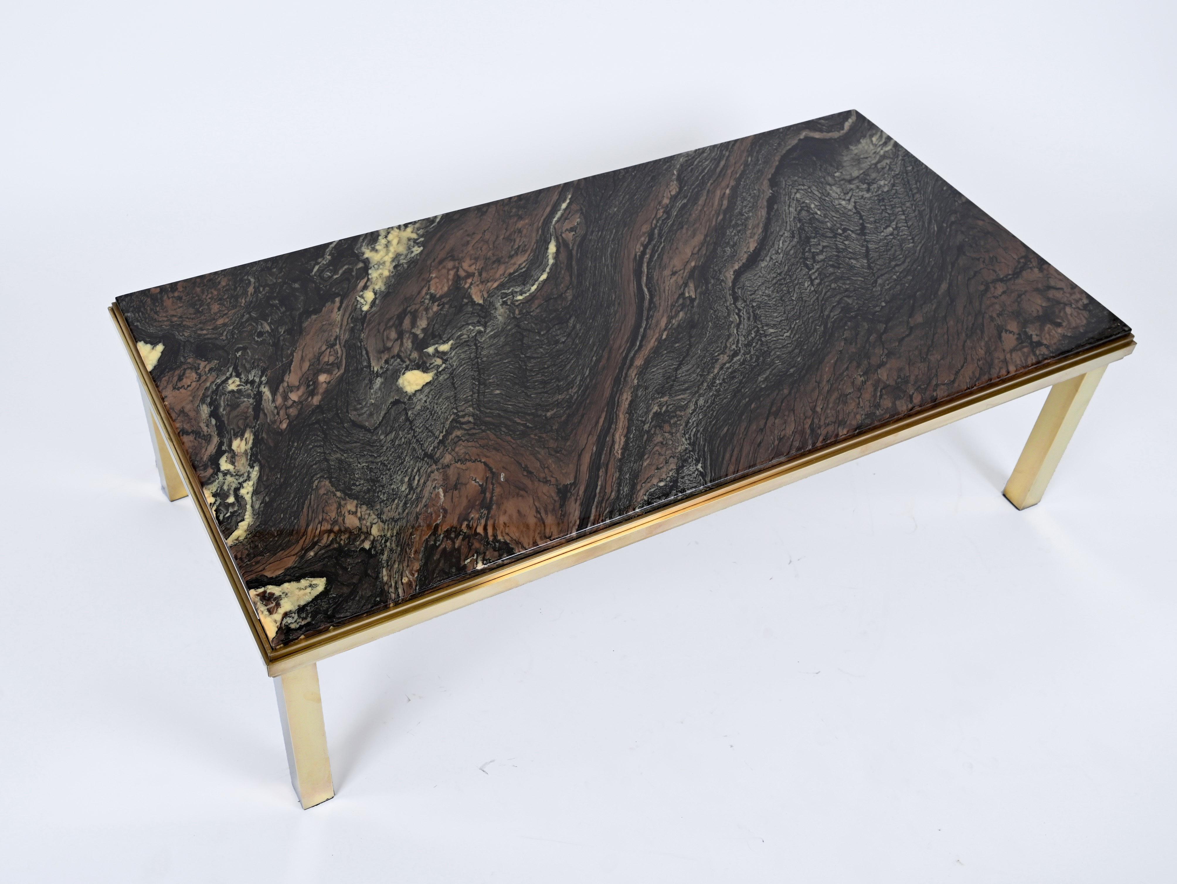 Table basse rectangulaire italienne du milieu du siècle en marbre quartzite et laiton, 1970 en vente 1