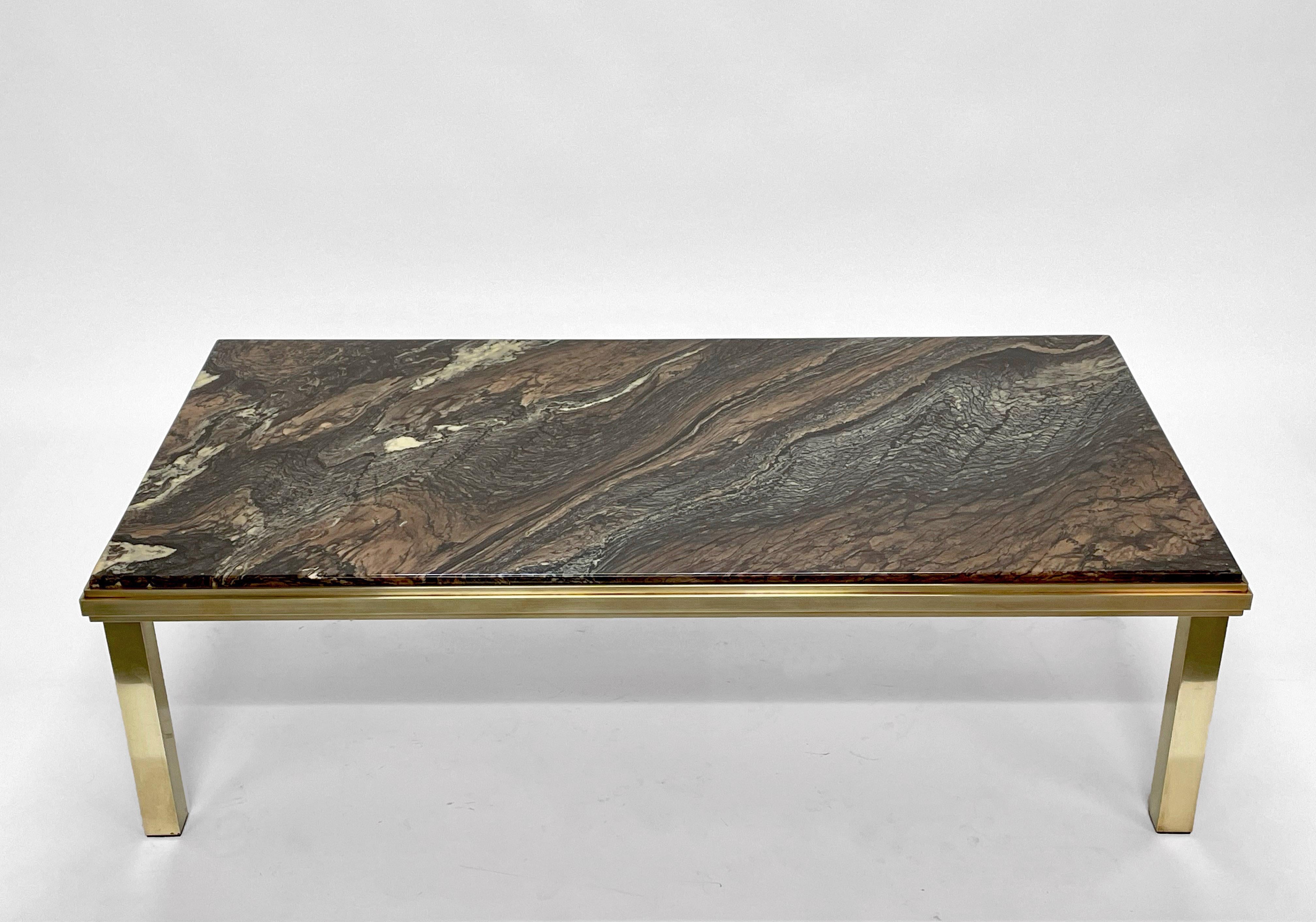 Midcentury Quartzite Marble and Brass Rectangular Italian Coffee Table, 1970s In Good Condition For Sale In Roma, IT