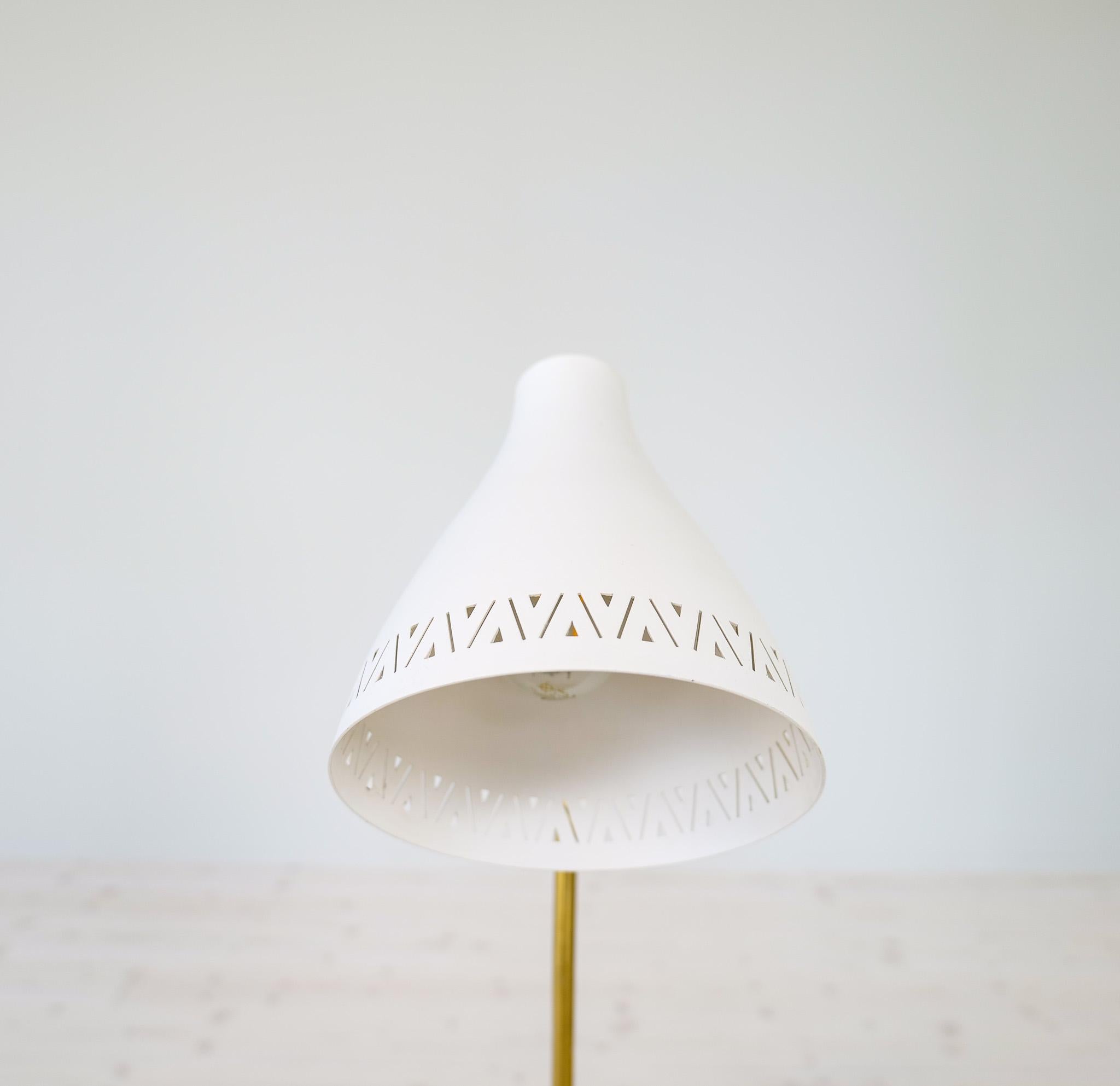 Midcentury Modern Rare Adjustable Table Lamp Böhlmarks, 1940s, Sweden For Sale 3