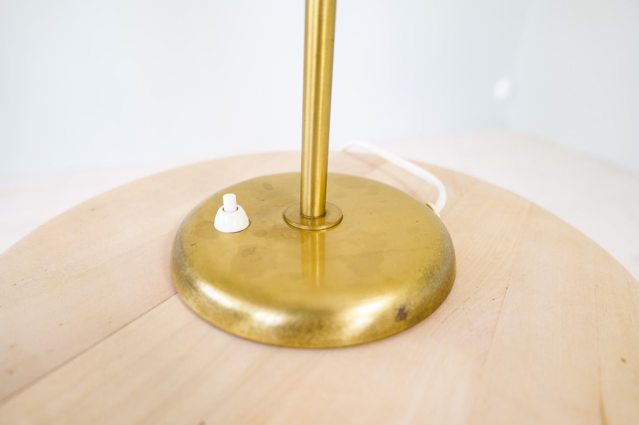 Milieu du XXe siècle Lampe de table réglable Böhlmarks, 1940s, Suède en vente