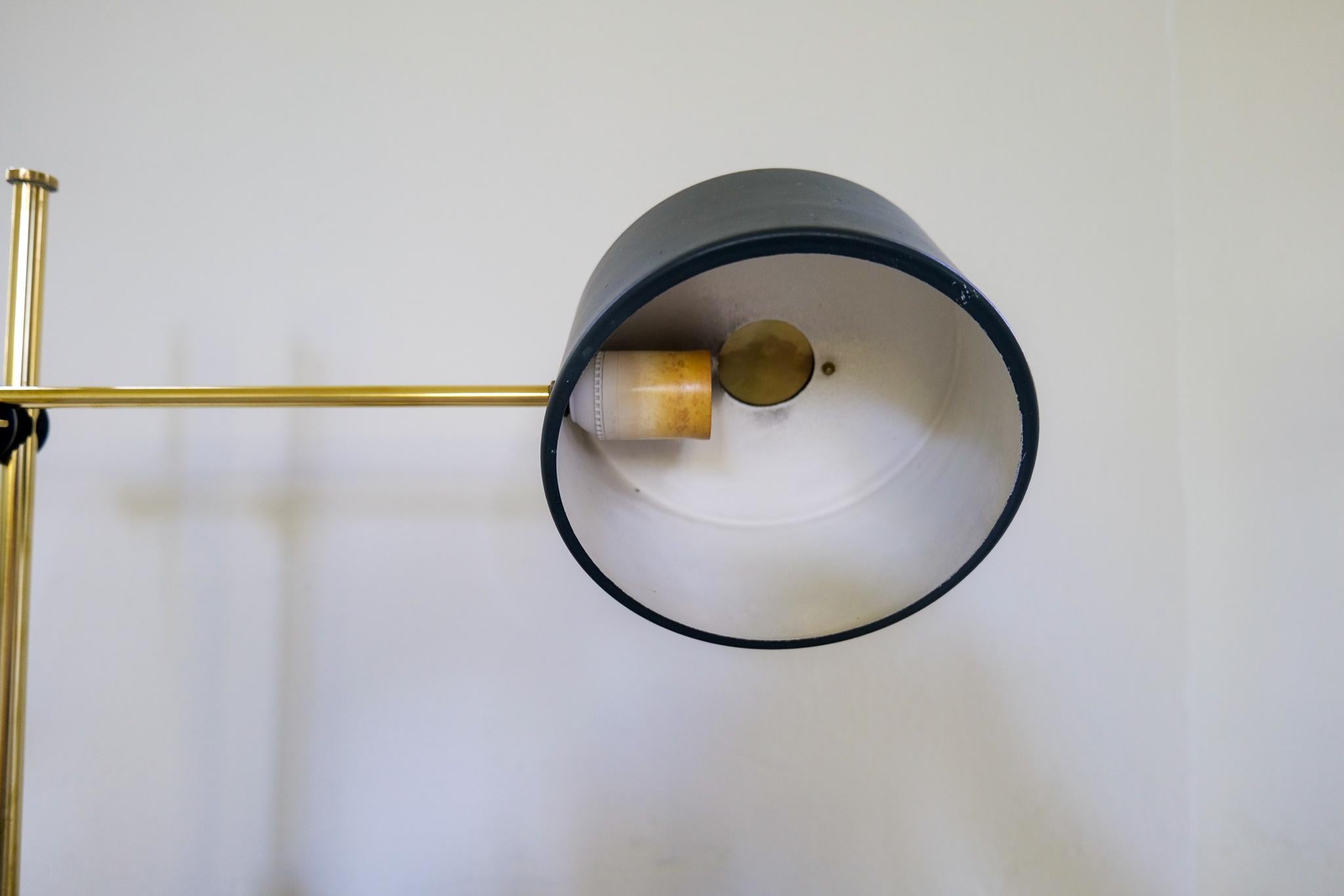 Midcentury Rare Brass and Walnut Table Lamp by Einar Bäckström, Sweden, 1950s 7