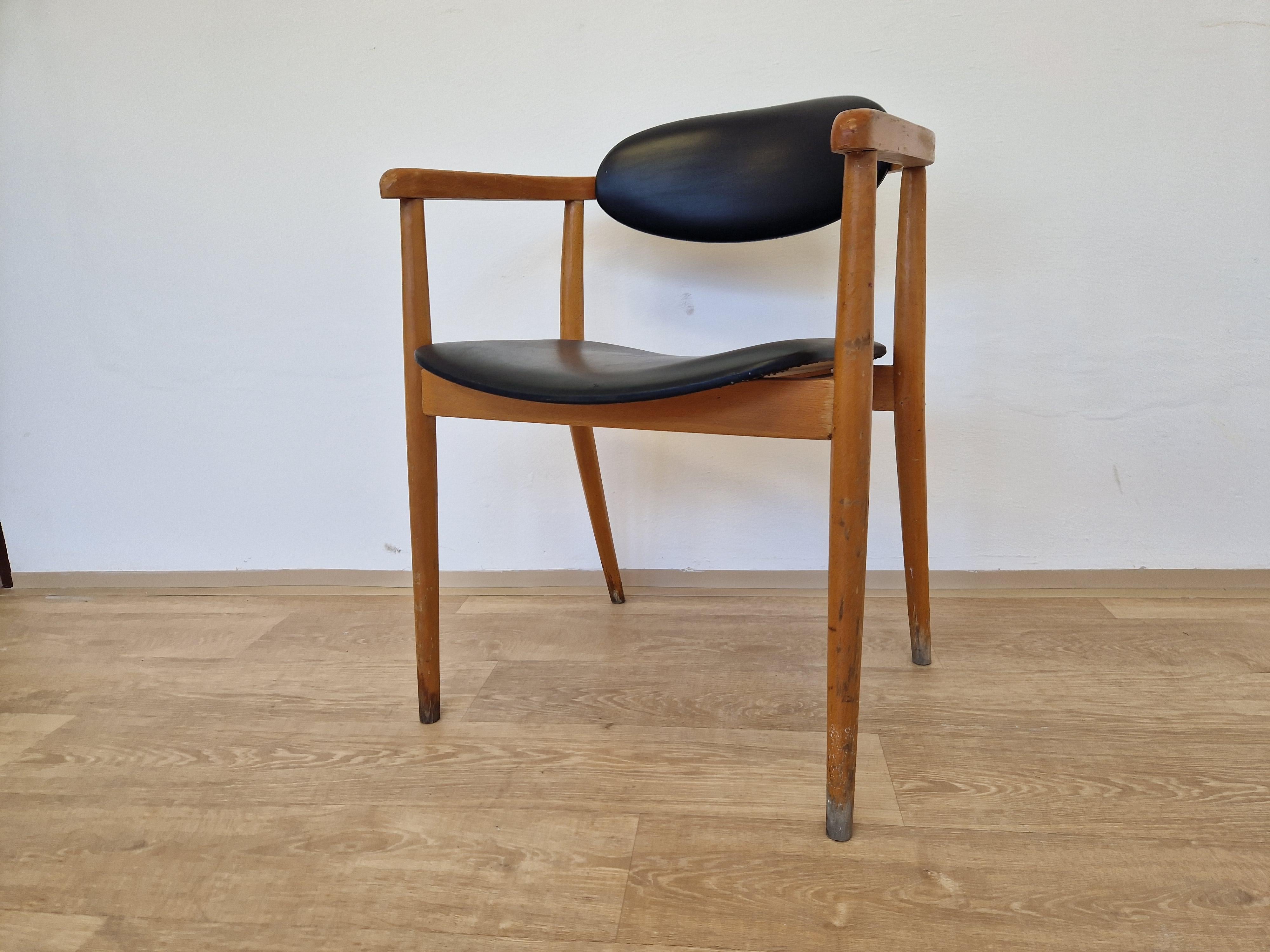 Midcentury Rare Chair TON designed by Antonin Suman, Scandinavian Style, 1960s For Sale 4
