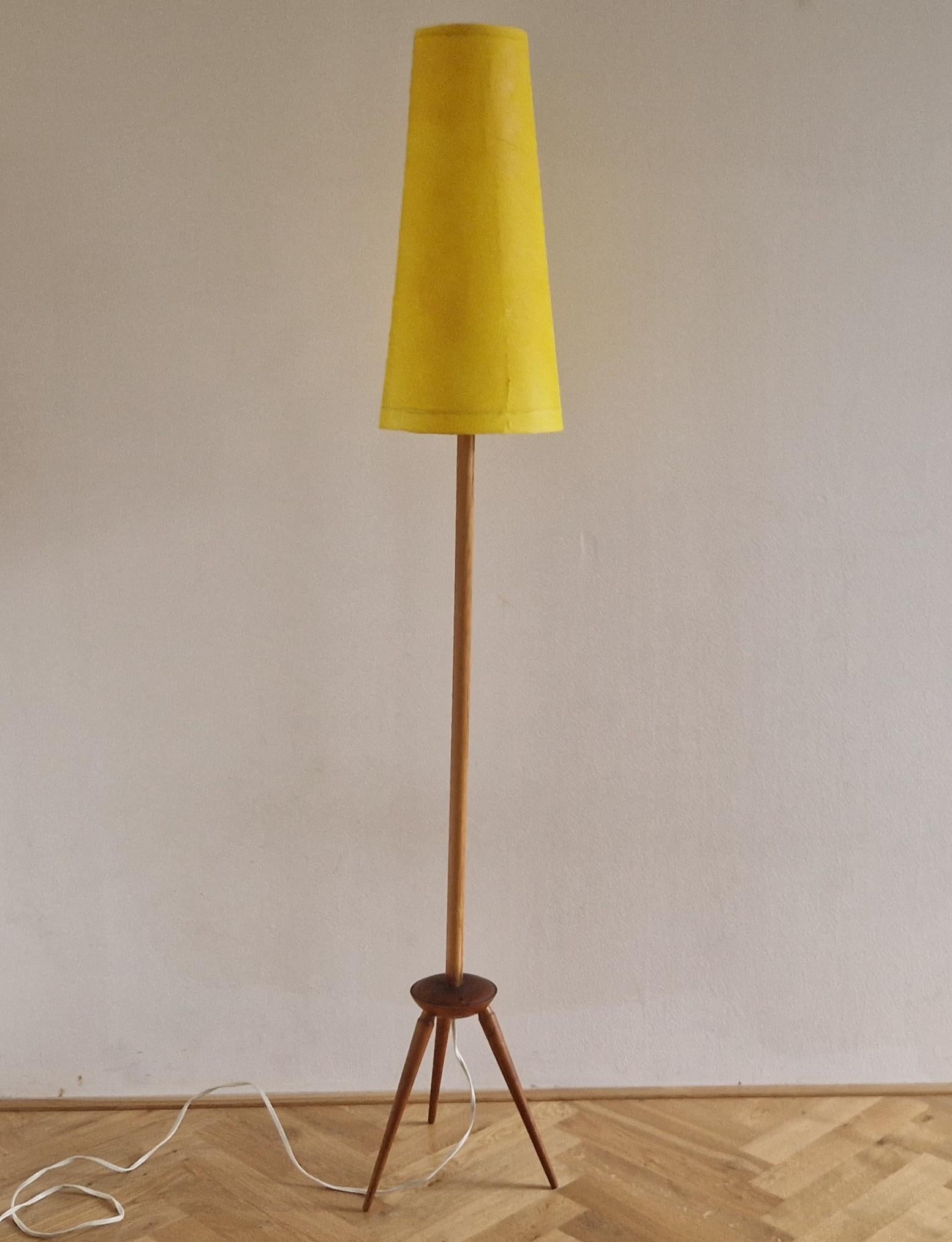 - muy bonito estilo de iluminacion
- tipo raro