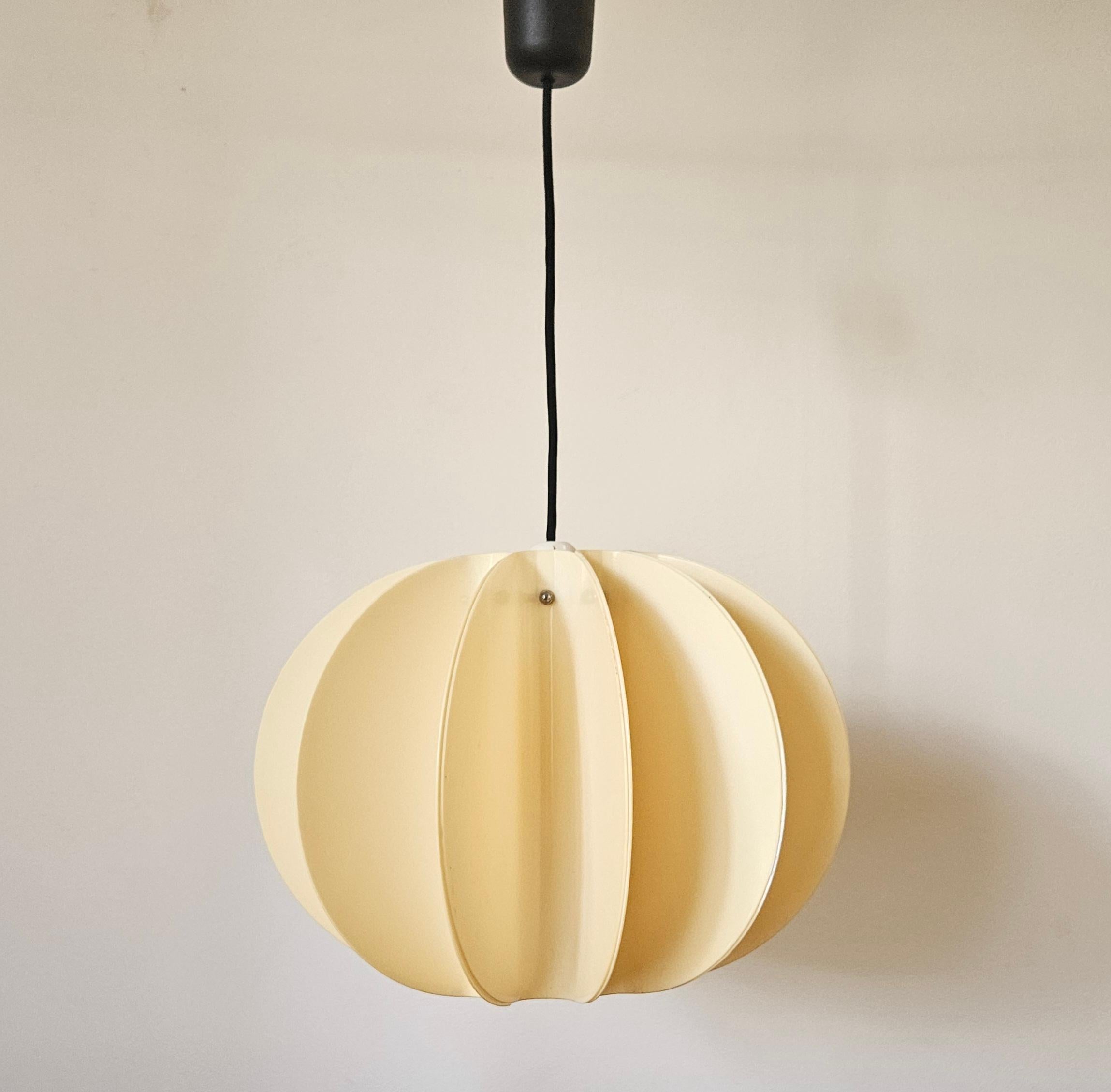 Midcentury Rare Large Pendant Pumpkin Desing, Italy, 1970s For Sale 10