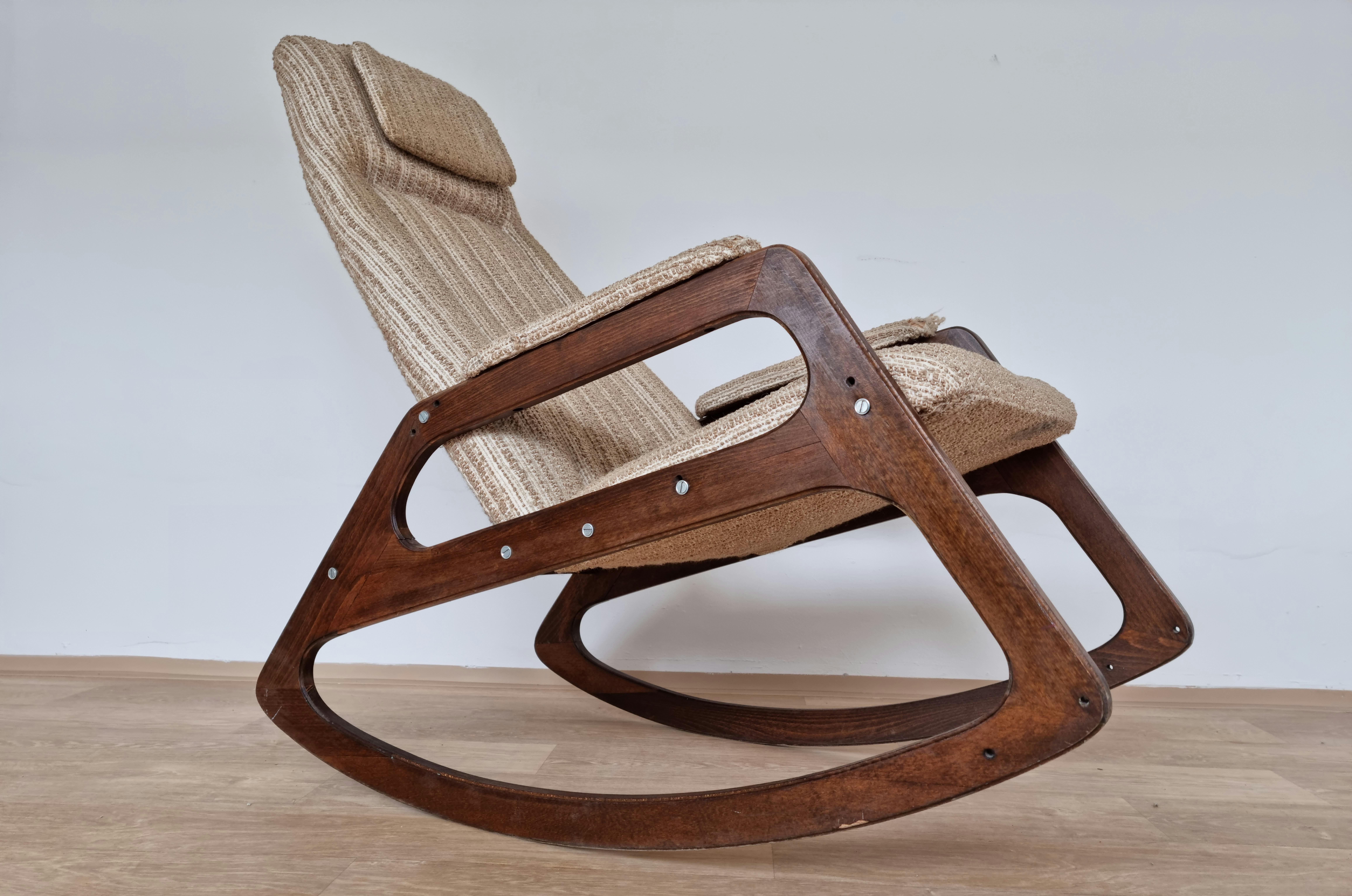 Midcentury Rare Rocking Chair Uluv, Czechoslovakia, 1960s For Sale 1