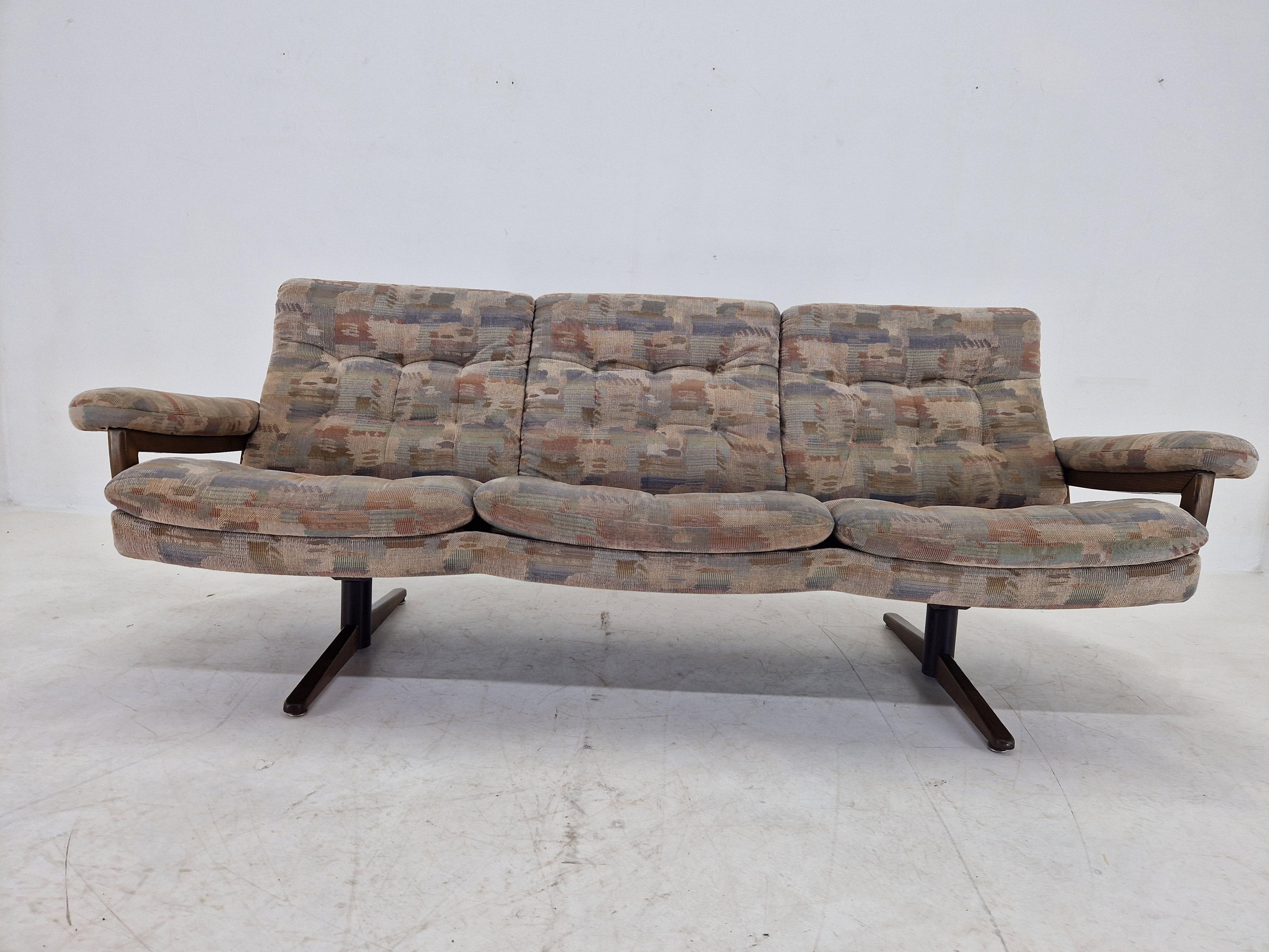 Seltenes skandinavisches Sofa aus der Jahrhundertmitte, Dänemark, 1970er Jahre (Moderne der Mitte des Jahrhunderts) im Angebot