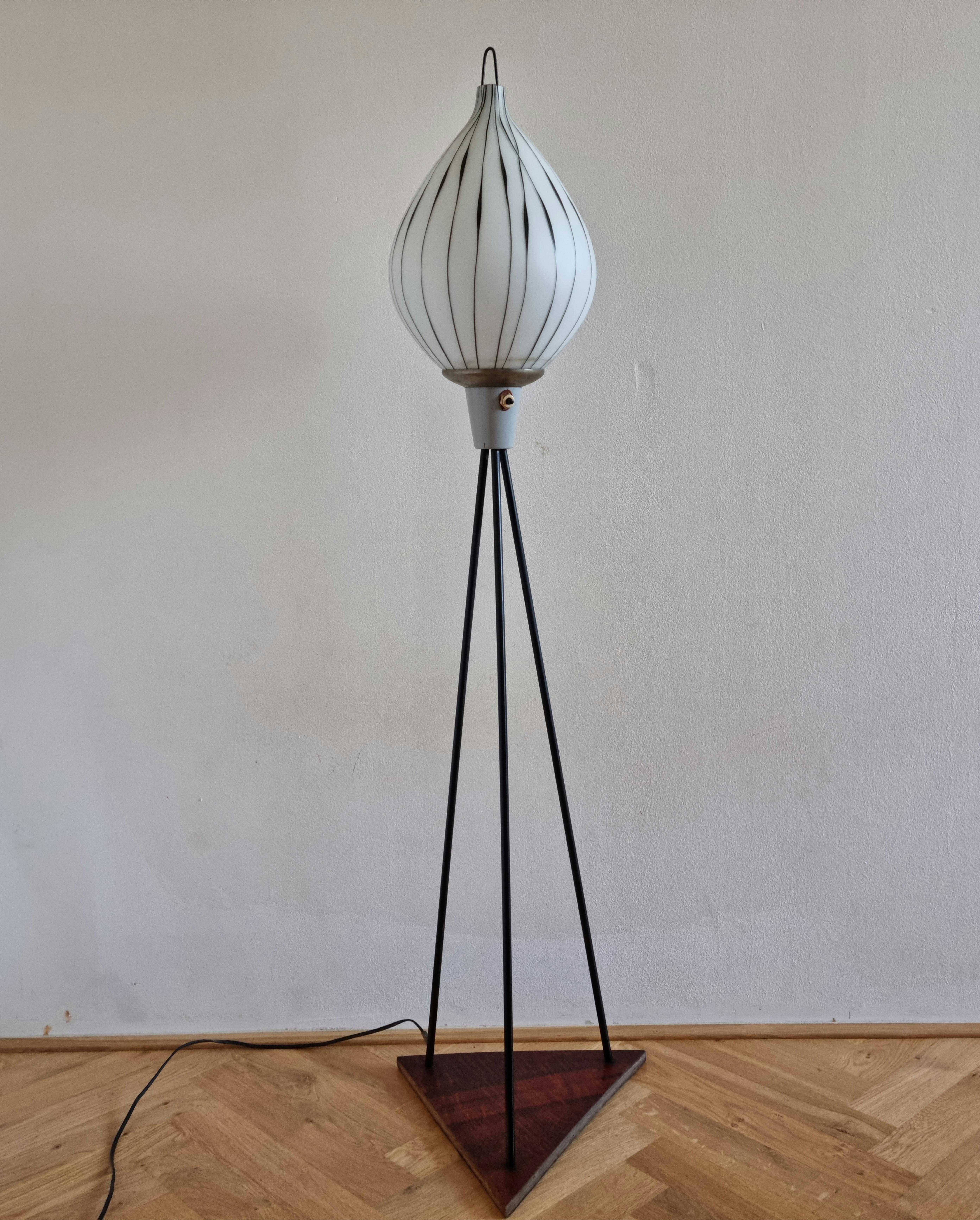Midcentury Rare Tripod Floor Lamp  For Sale 3
