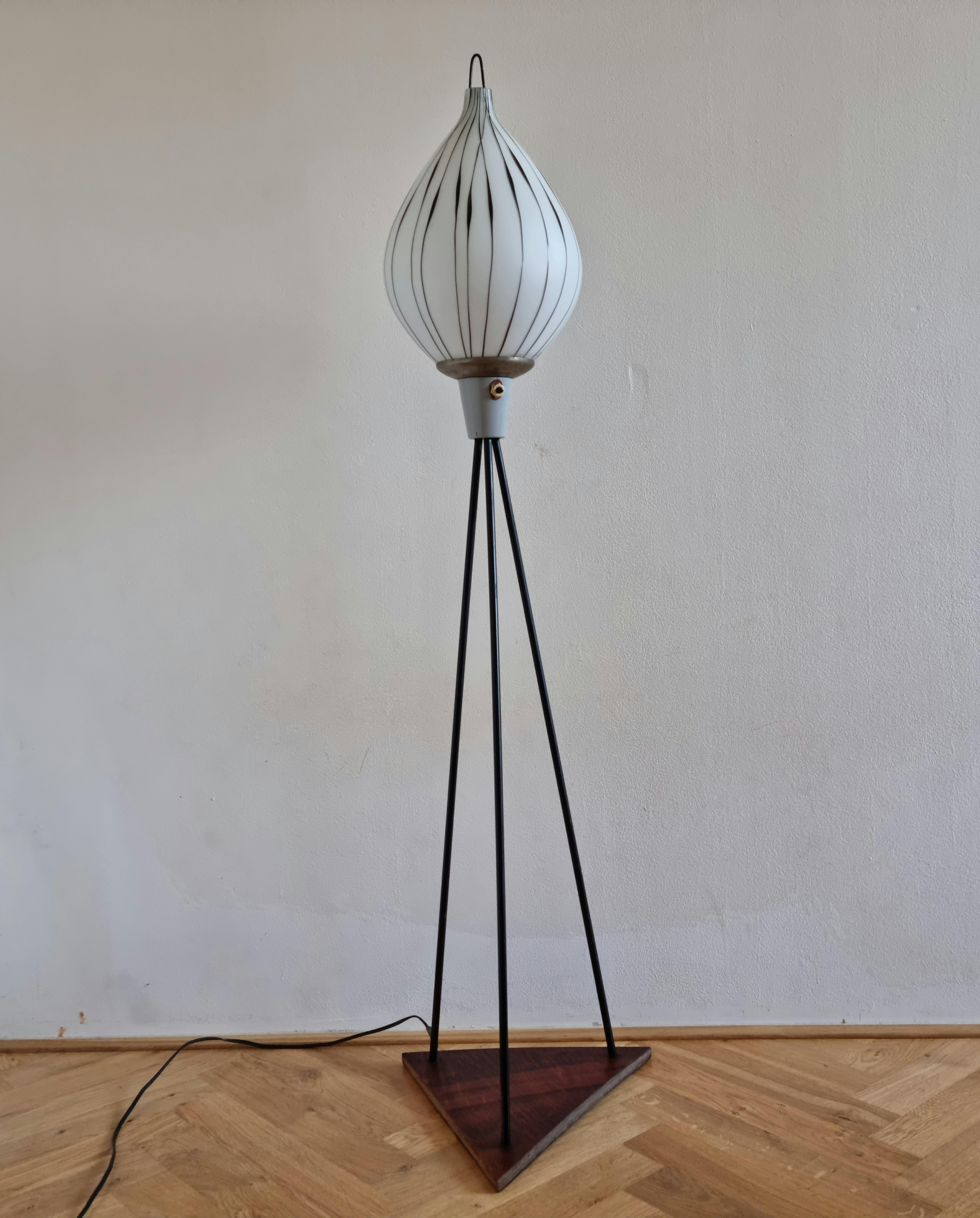 Midcentury Rare Tripod Floor Lamp  For Sale 4