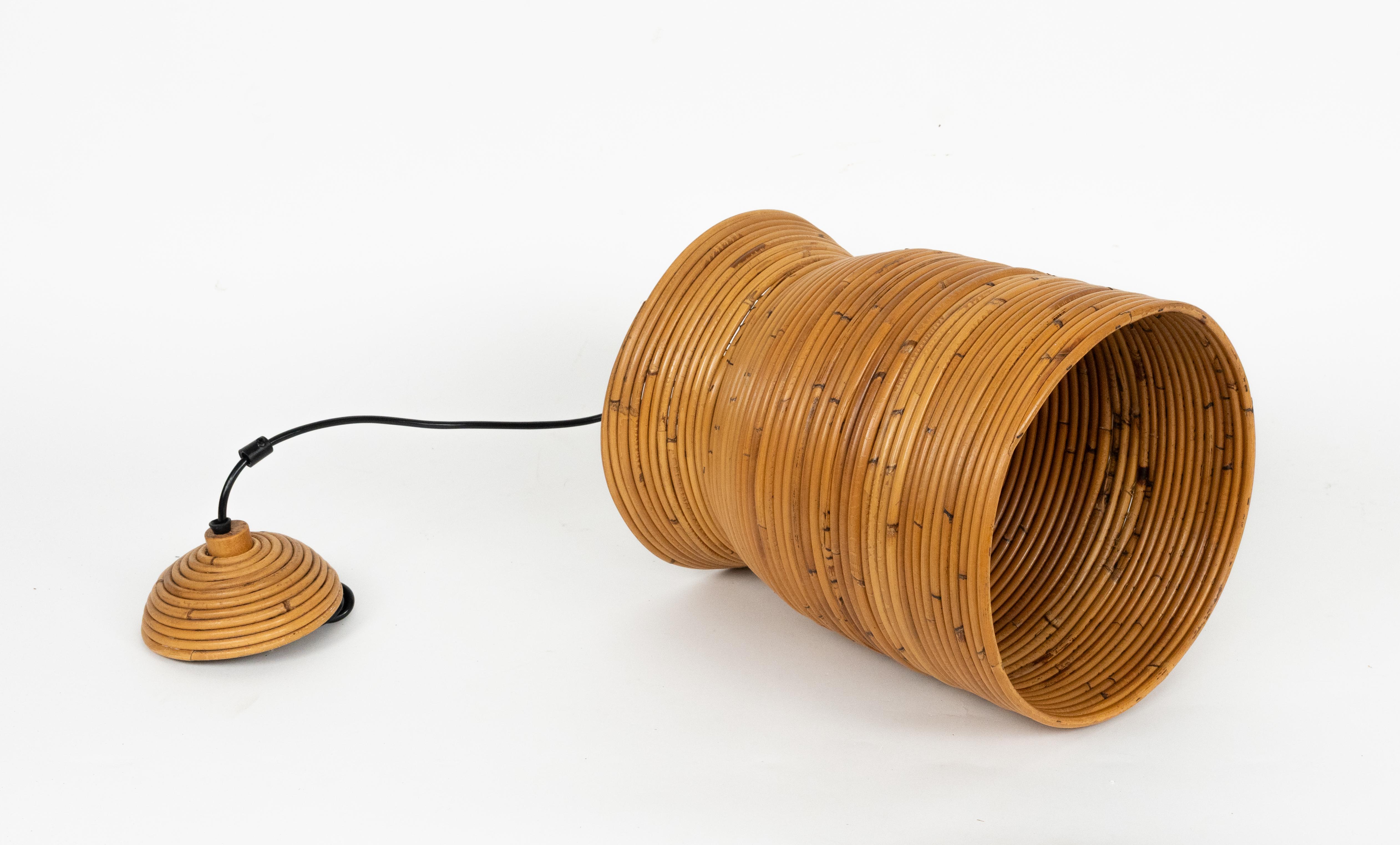 Lampadario di metà secolo in rattan e bambù attribuito a Vivai del Sud, Italia anni '60 in vendita 2