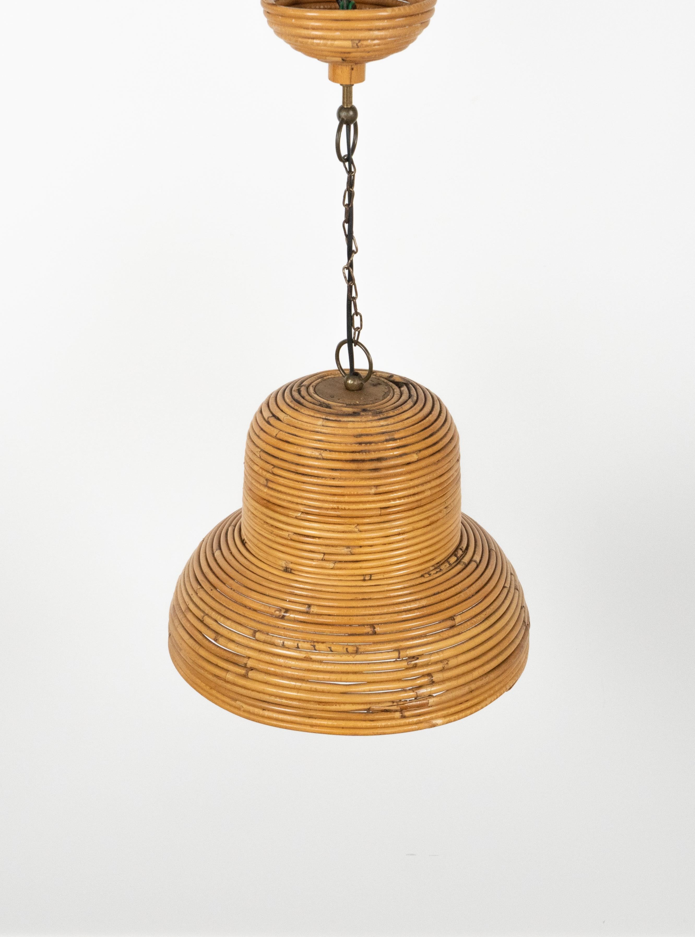 Italiano Lampadario di metà secolo in rattan e bambù attribuito a Vivai del Sud, Italia anni '60 in vendita