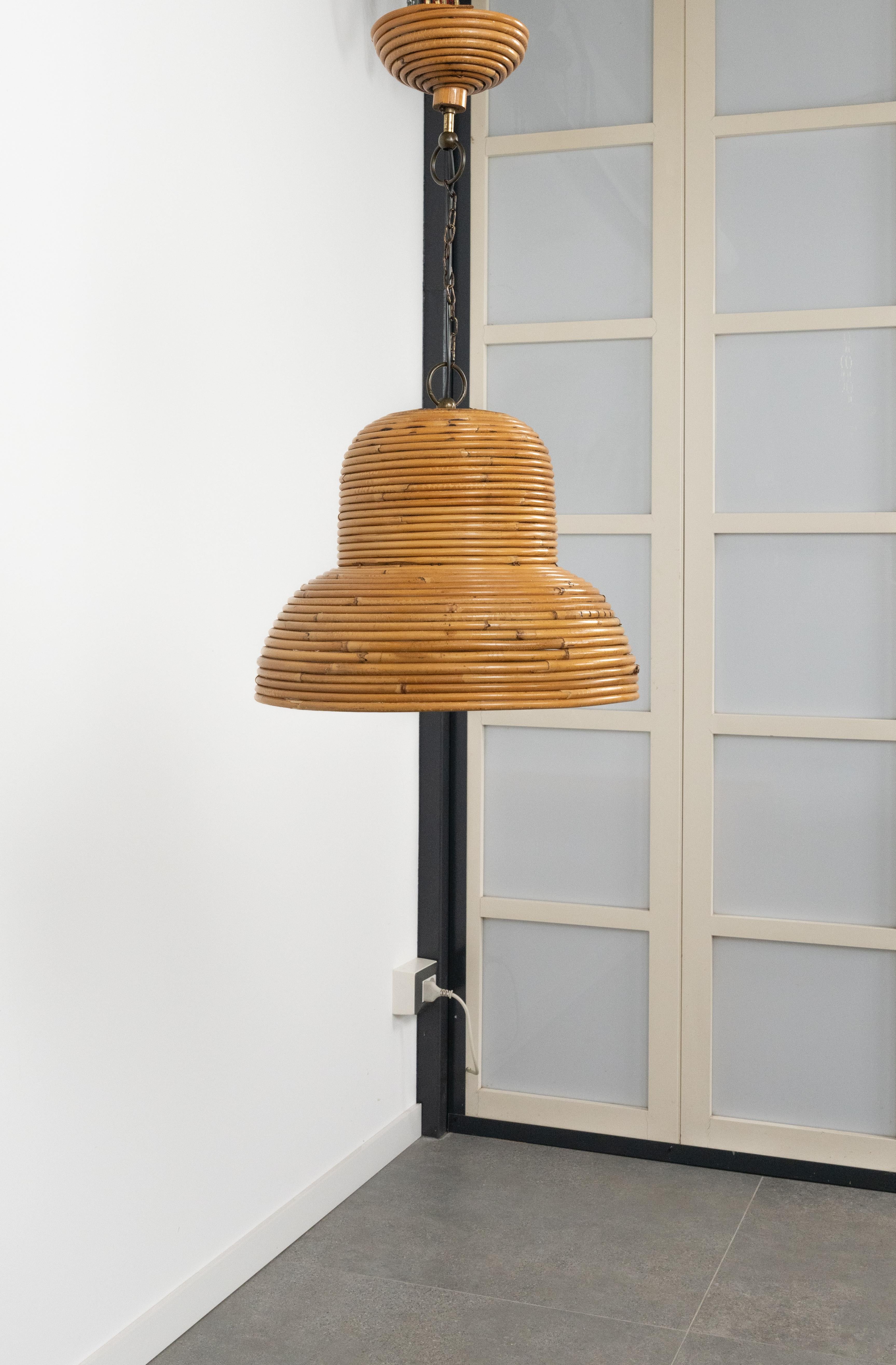 Lampadario di metà secolo in rattan e bambù attribuito a Vivai del Sud, Italia anni '60 In condizioni buone in vendita a Rome, IT