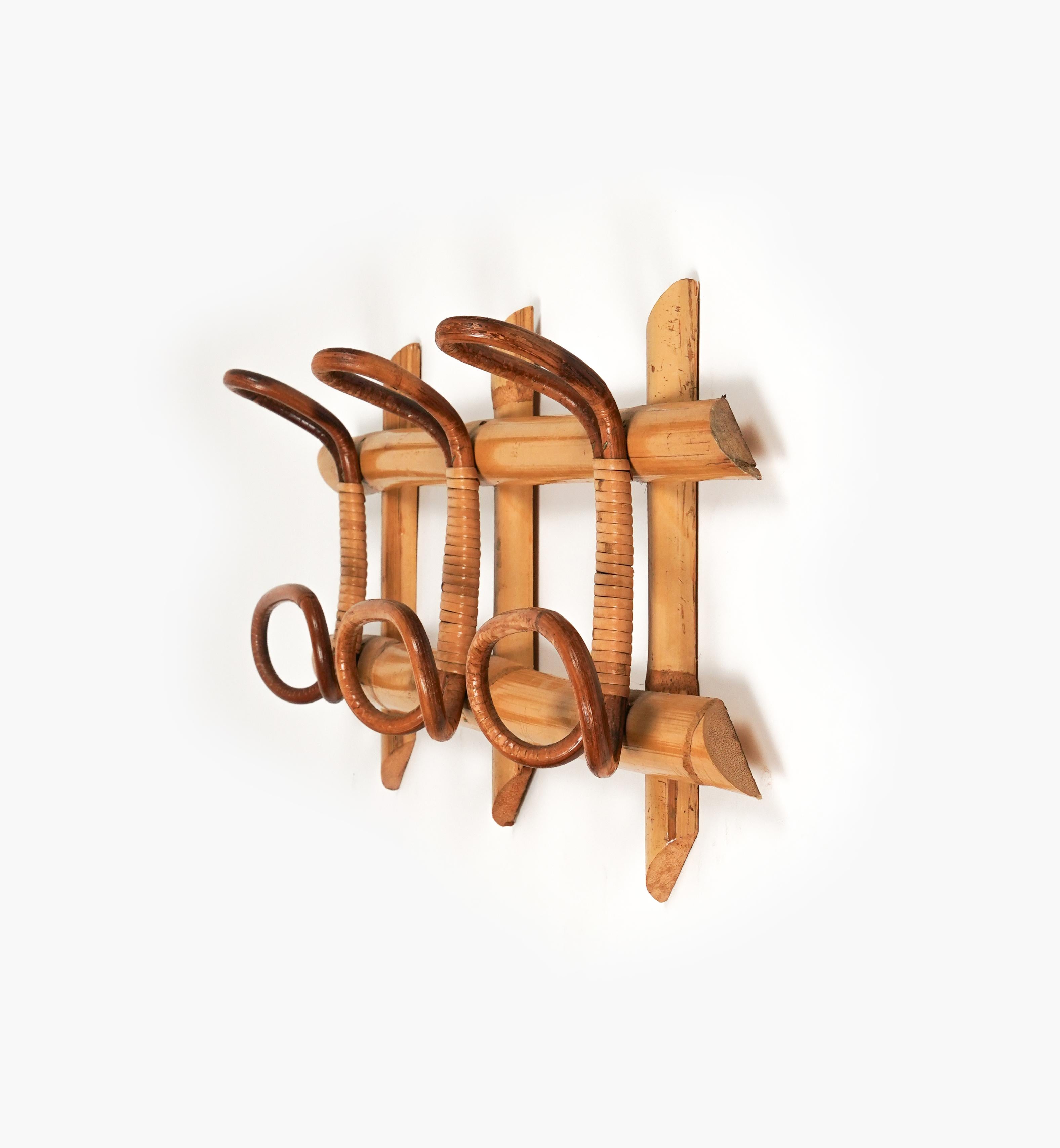 Porte-manteaux en rotin et bambou du milieu du siècle dernier, Italie, années 1960 en vente 3