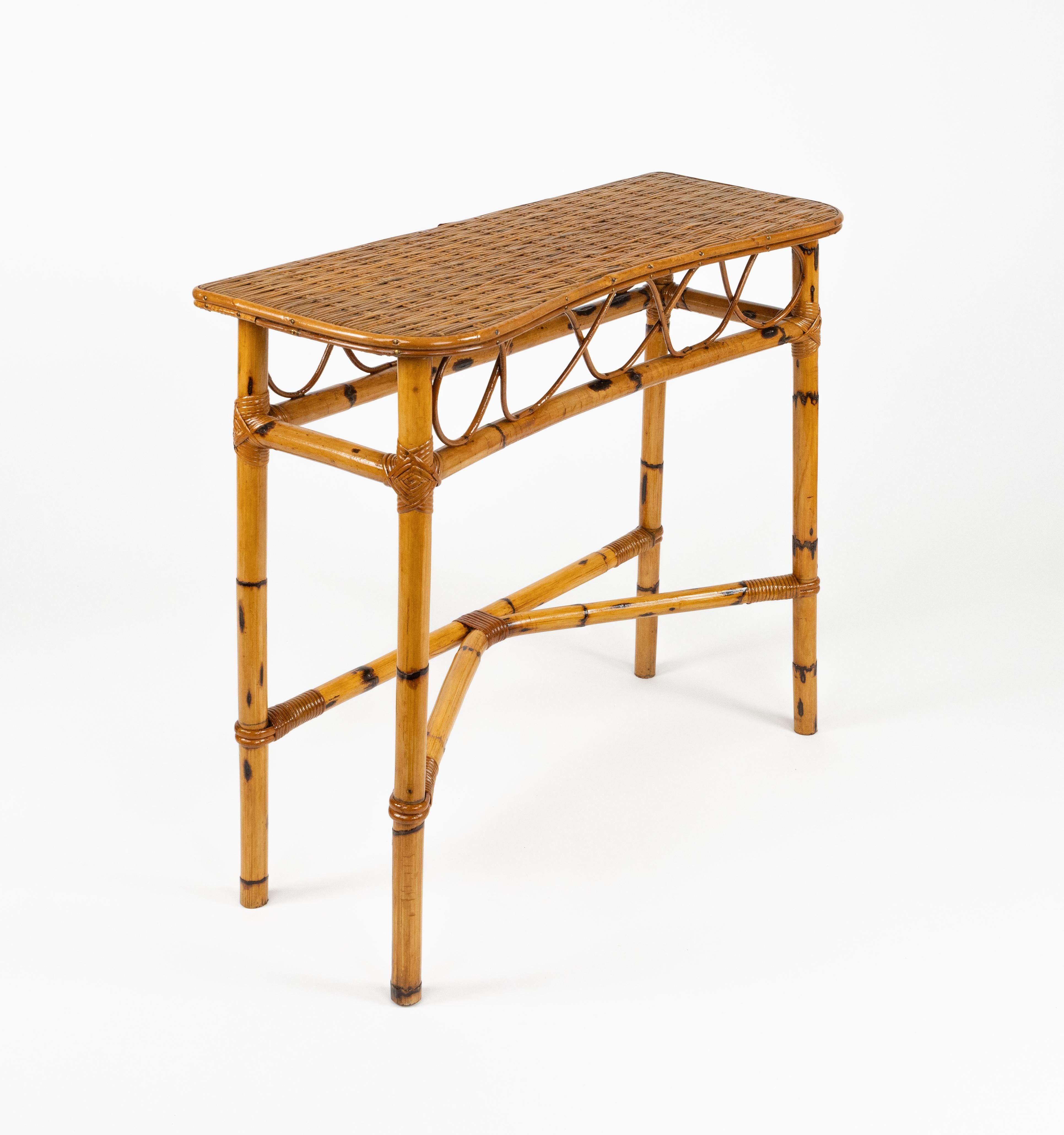 Midcentury Rattan and Bamboo Console Table Franco Albini Style, Italy 1960s In Good Condition For Sale In Rome, IT