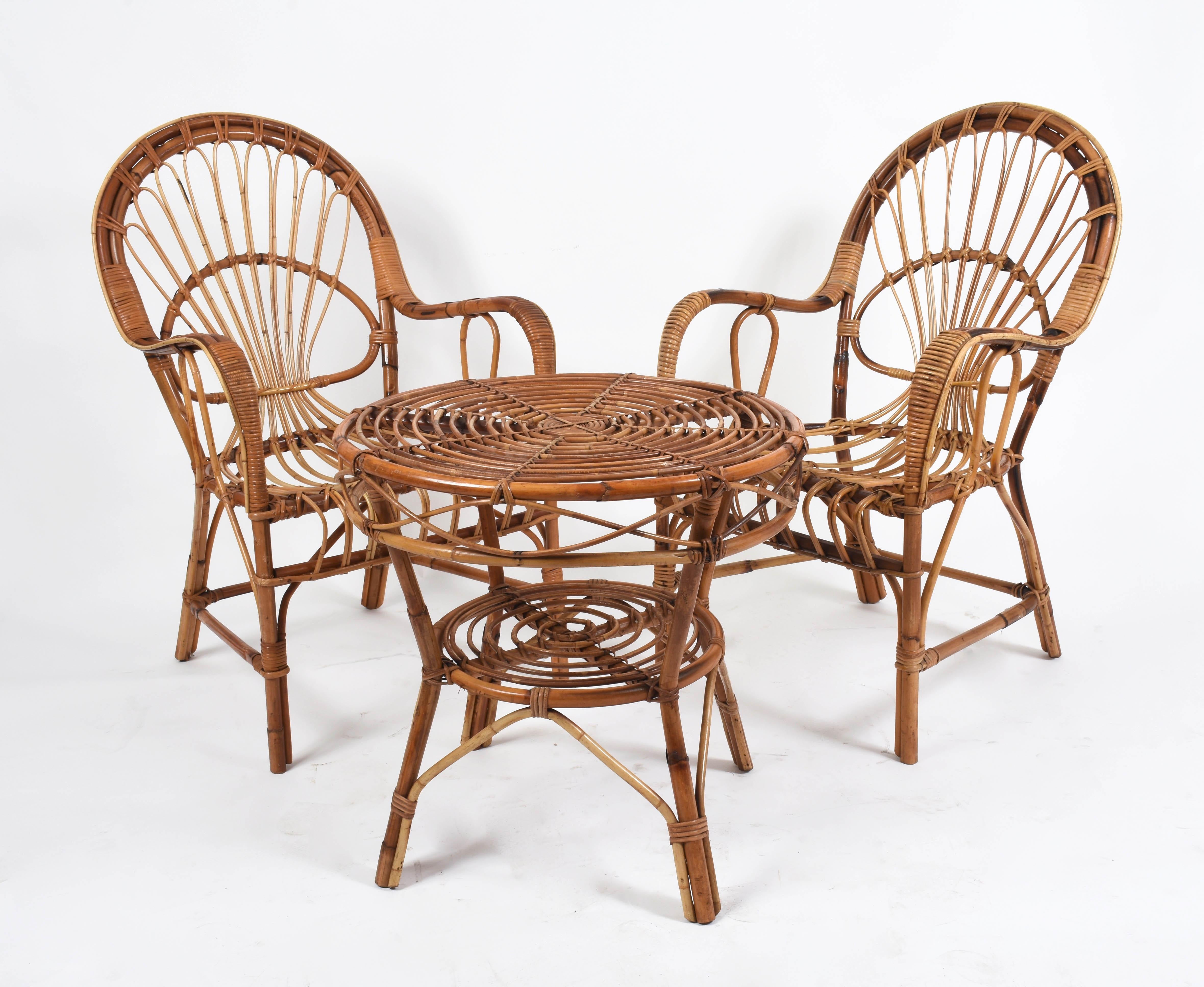 Midcentury Rattan and Bamboo Italian Set of Two Armchairs and Coffee Table 1970s In Good Condition In Roma, IT