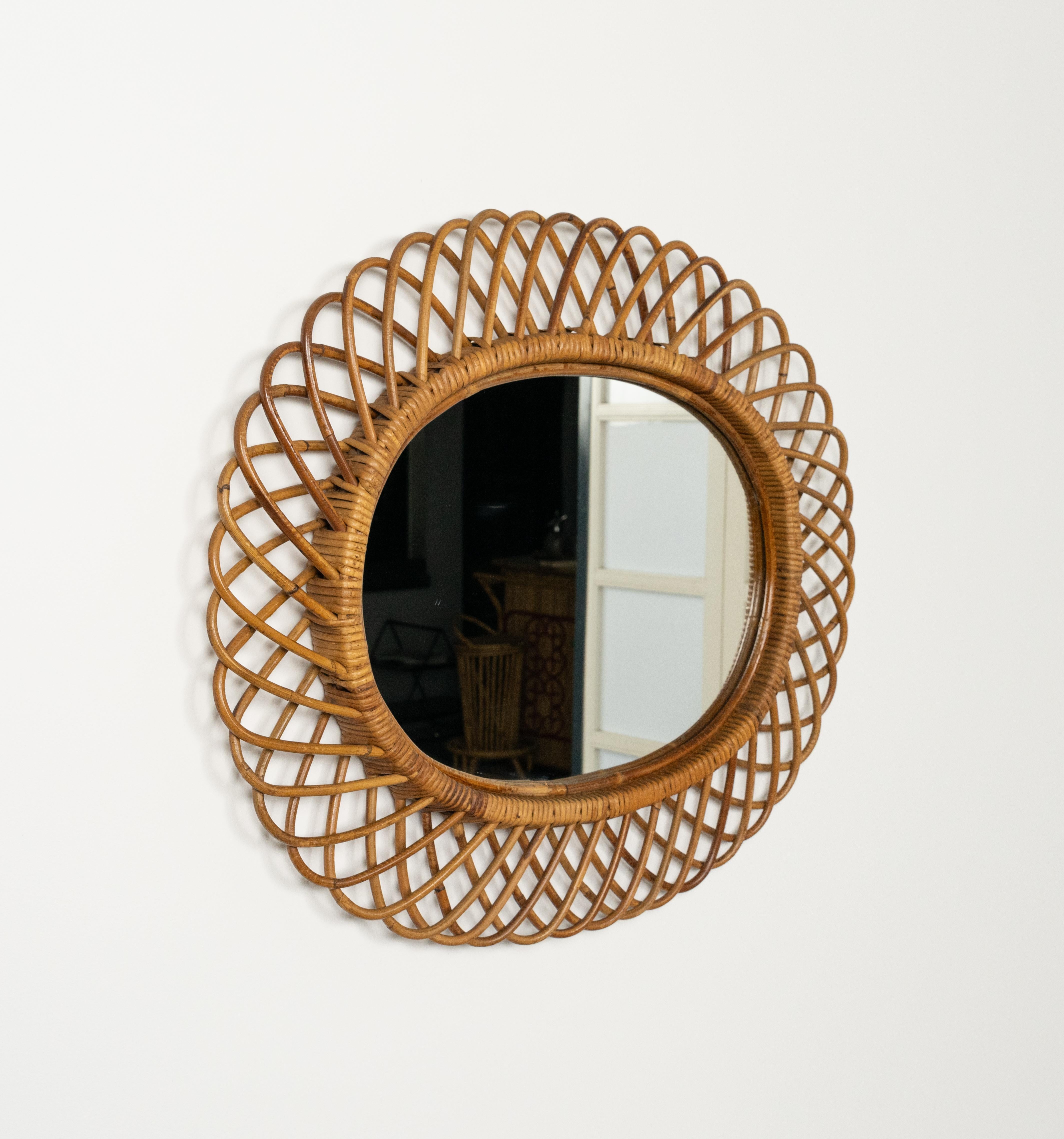 Midcentury Rattan and Bamboo Oval Wall Mirror by Franco Albini, Italy 1960s In Good Condition For Sale In Rome, IT