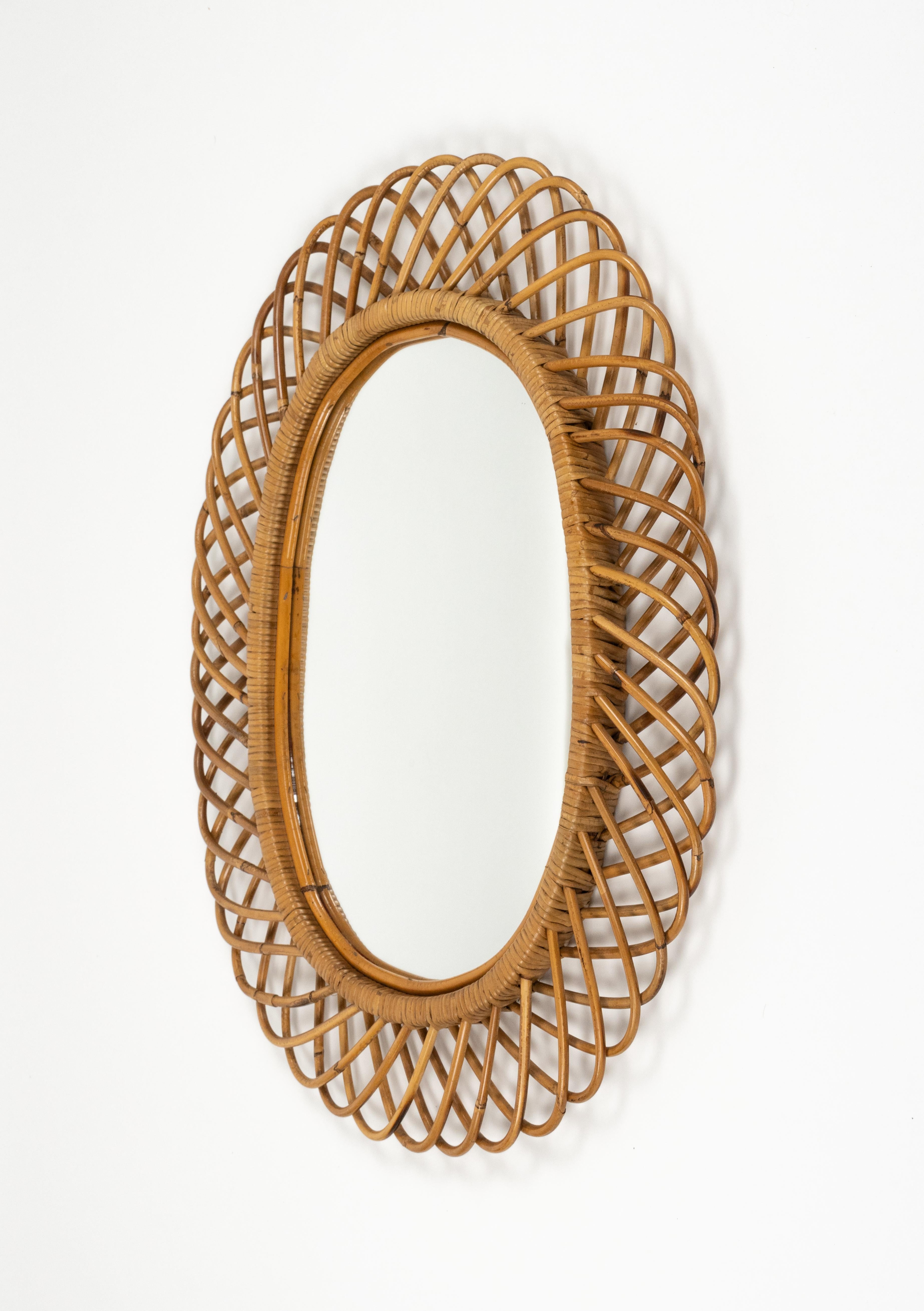 Specchio da parete ovale in rattan e bambù del Medioevo di Franco Albini, Italia 1960 in vendita 1