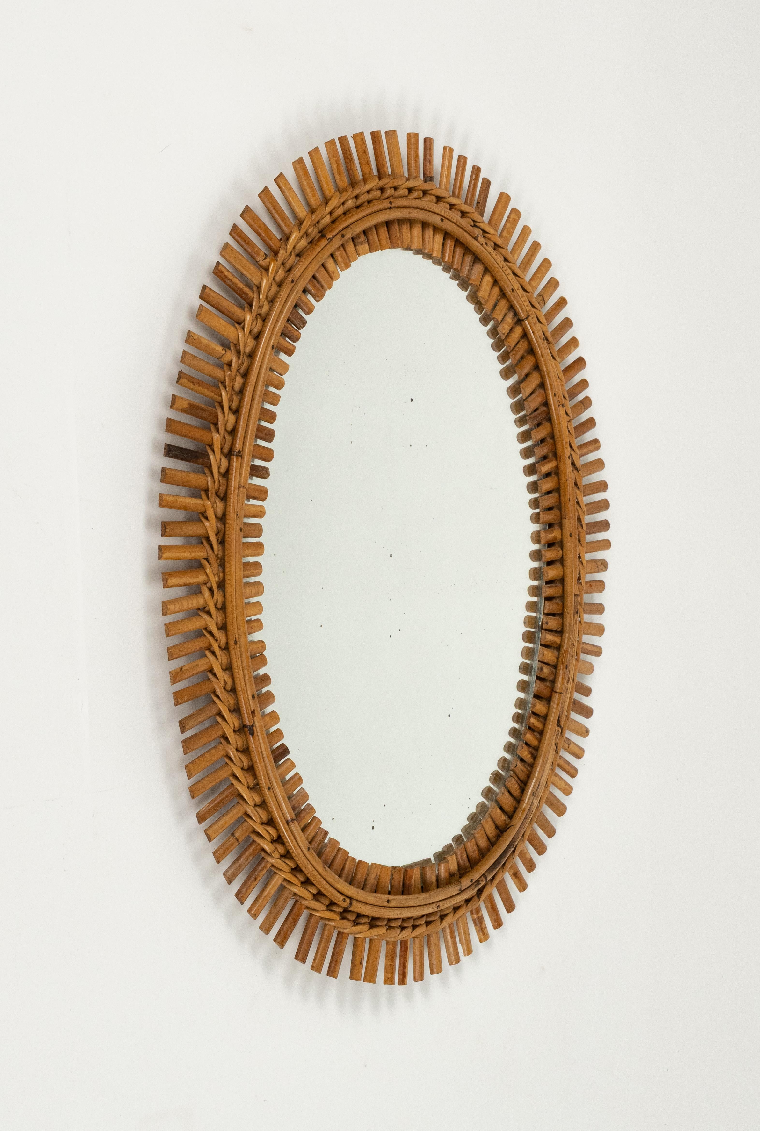 Mid-Century Modern Midcentury Rattan and Bamboo Oval Wall Mirror Franco Albini Style, Italy 1960s en vente