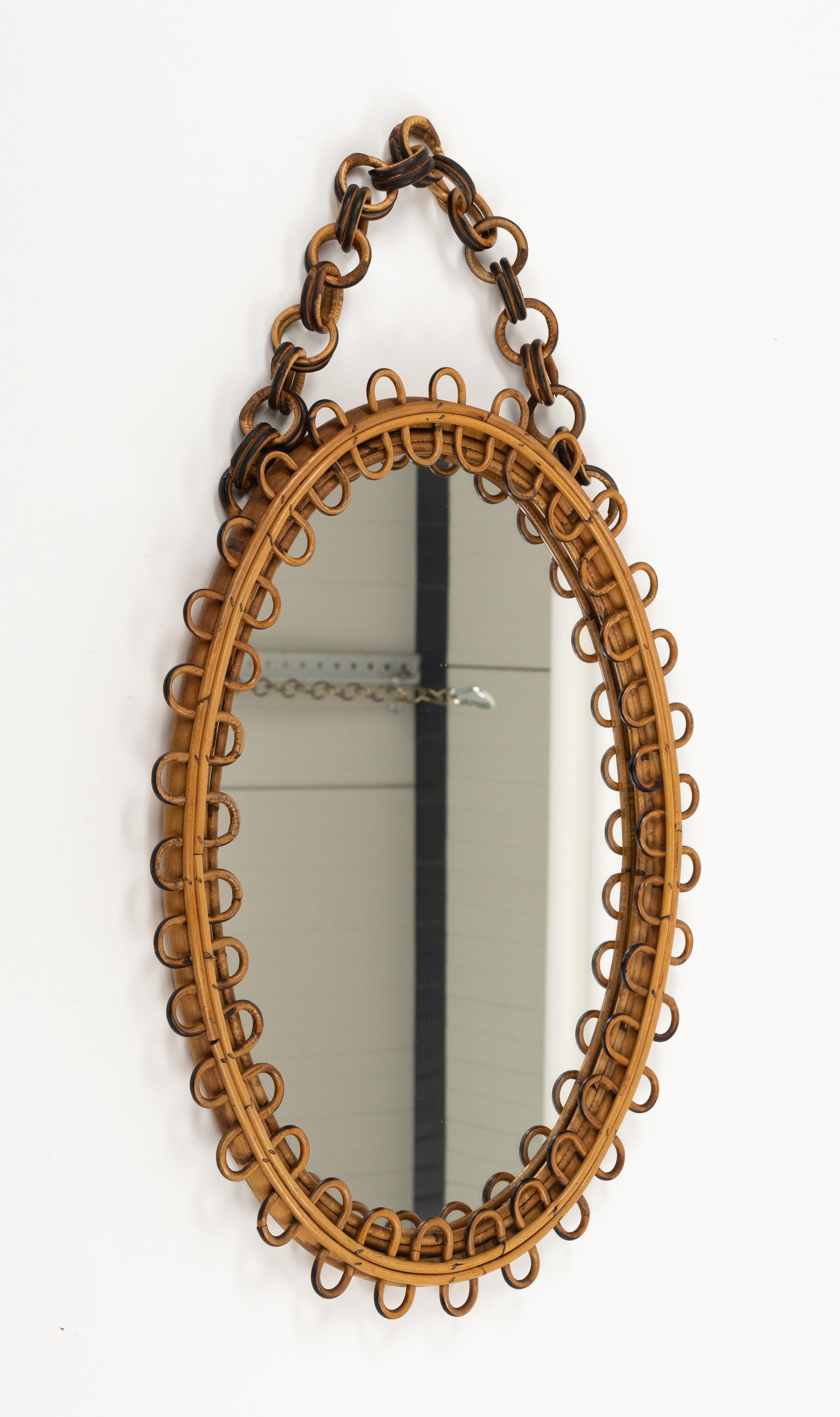 Fatto a mano Specchio da parete ovale in rattan e bambù del Medioevo Stile Franco Albini, Italia, 1960 in vendita