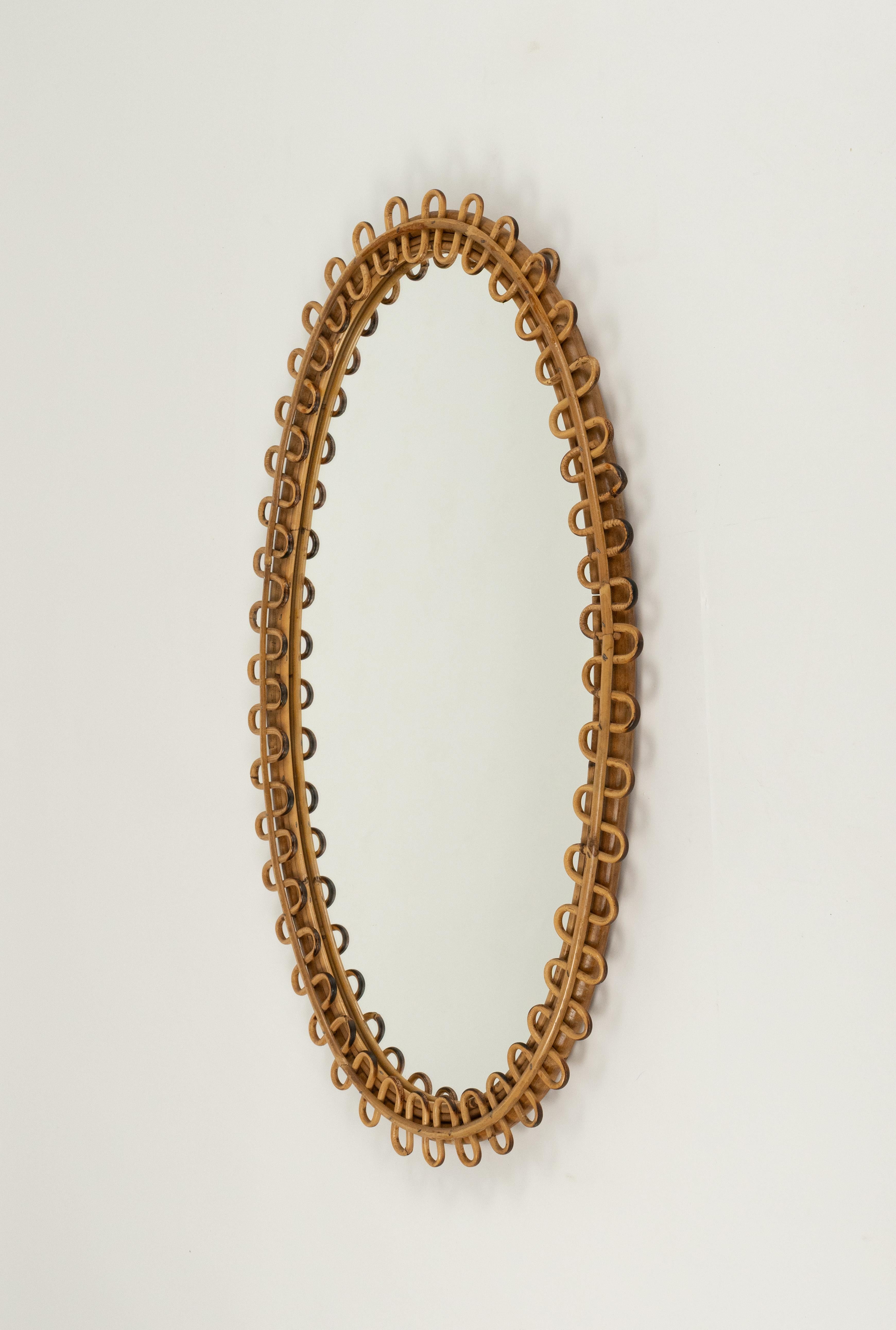 Miroir mural ovale du milieu du siècle dernier en rotin et bambou de style Franco Albini, Italie, années 1960 Bon état - En vente à Rome, IT