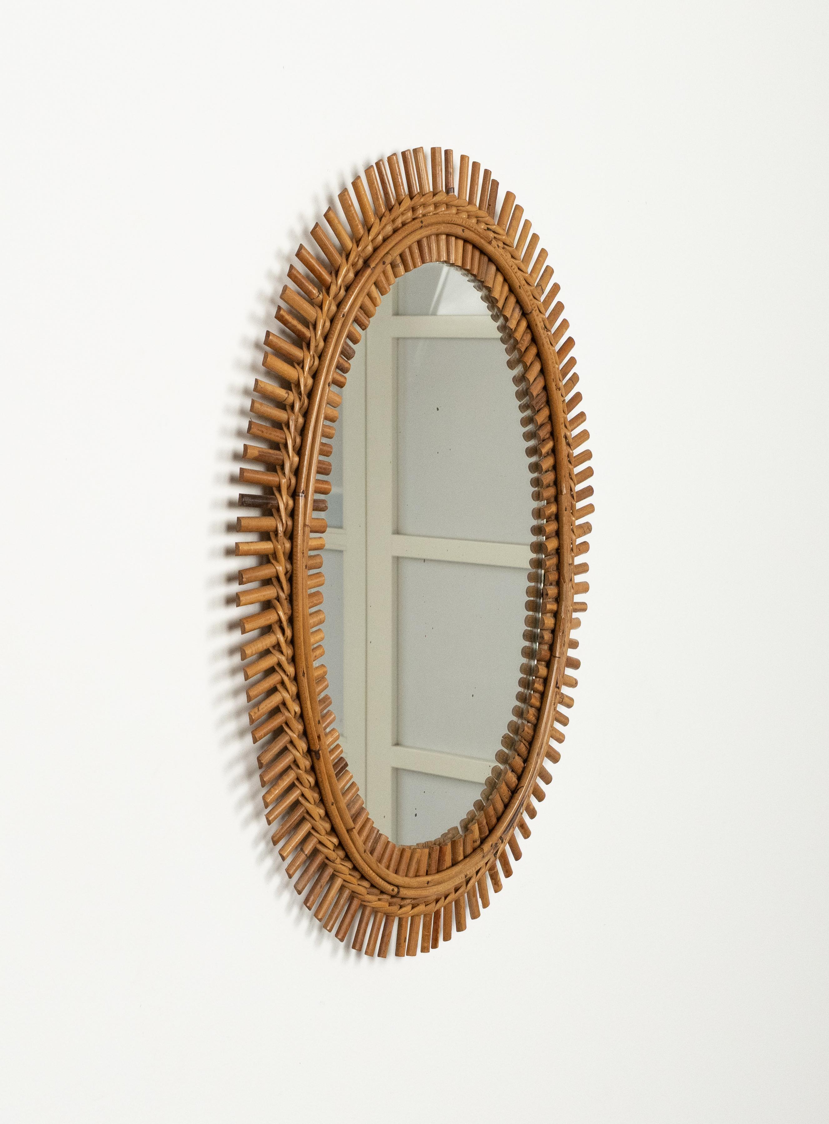 Milieu du XXe siècle Midcentury Rattan and Bamboo Oval Wall Mirror Franco Albini Style, Italy 1960s en vente