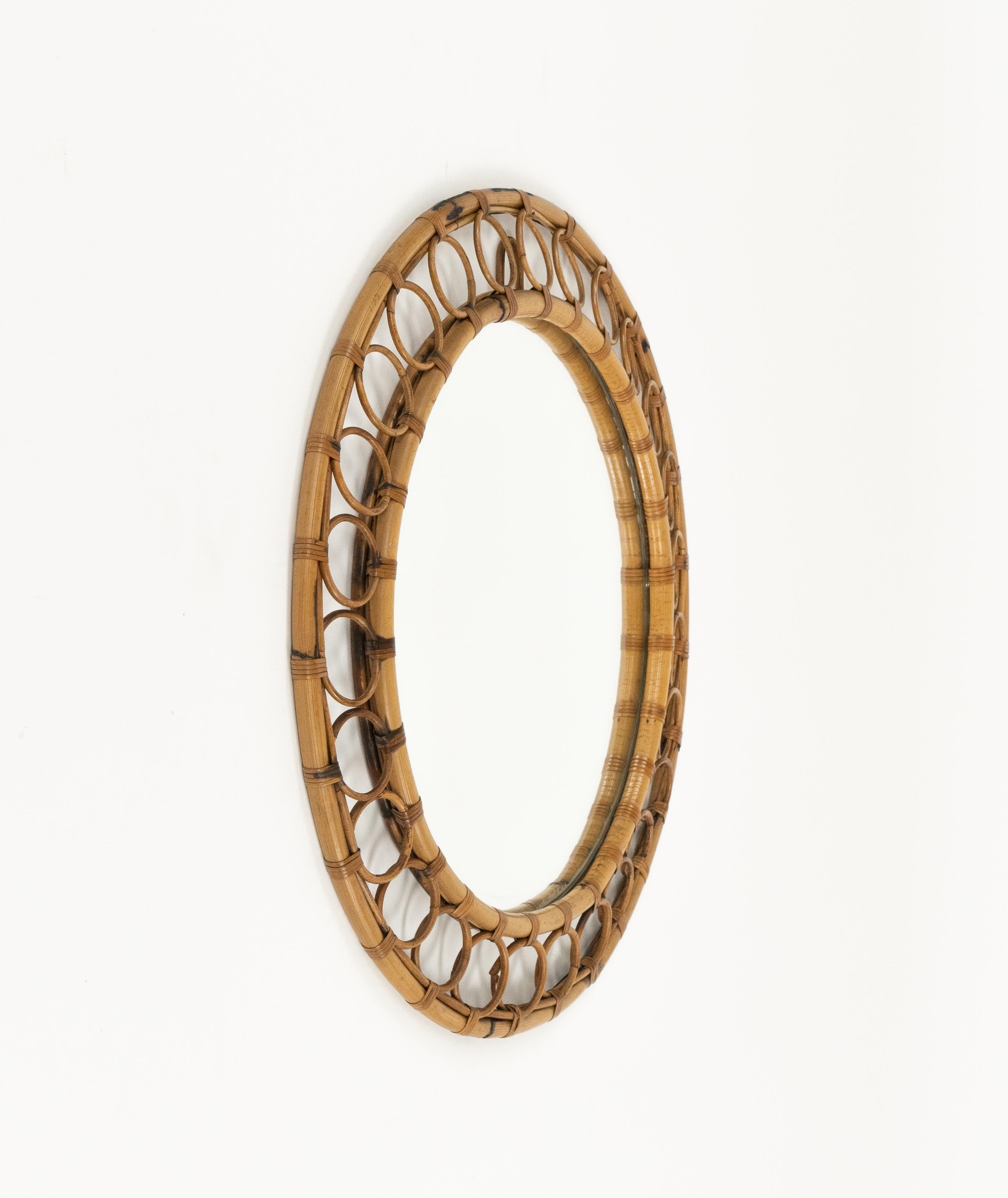 Fait main Miroir mural rond en rotin et bambou de style Franco Albini, Italie, années 1960 en vente