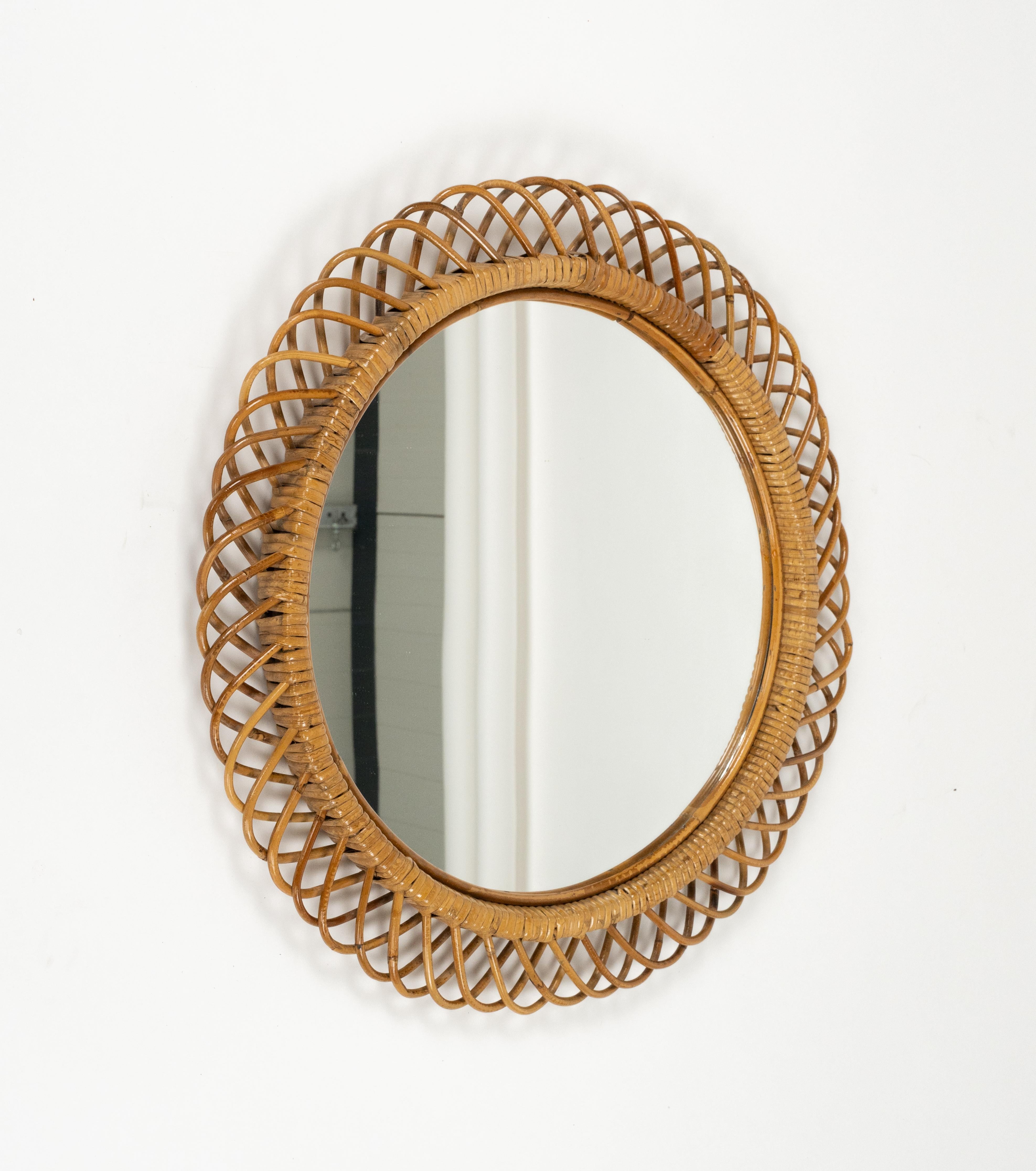 Miroir mural rond en rotin et bambou de style Franco Albini, Italie, années 1960 Bon état - En vente à Rome, IT