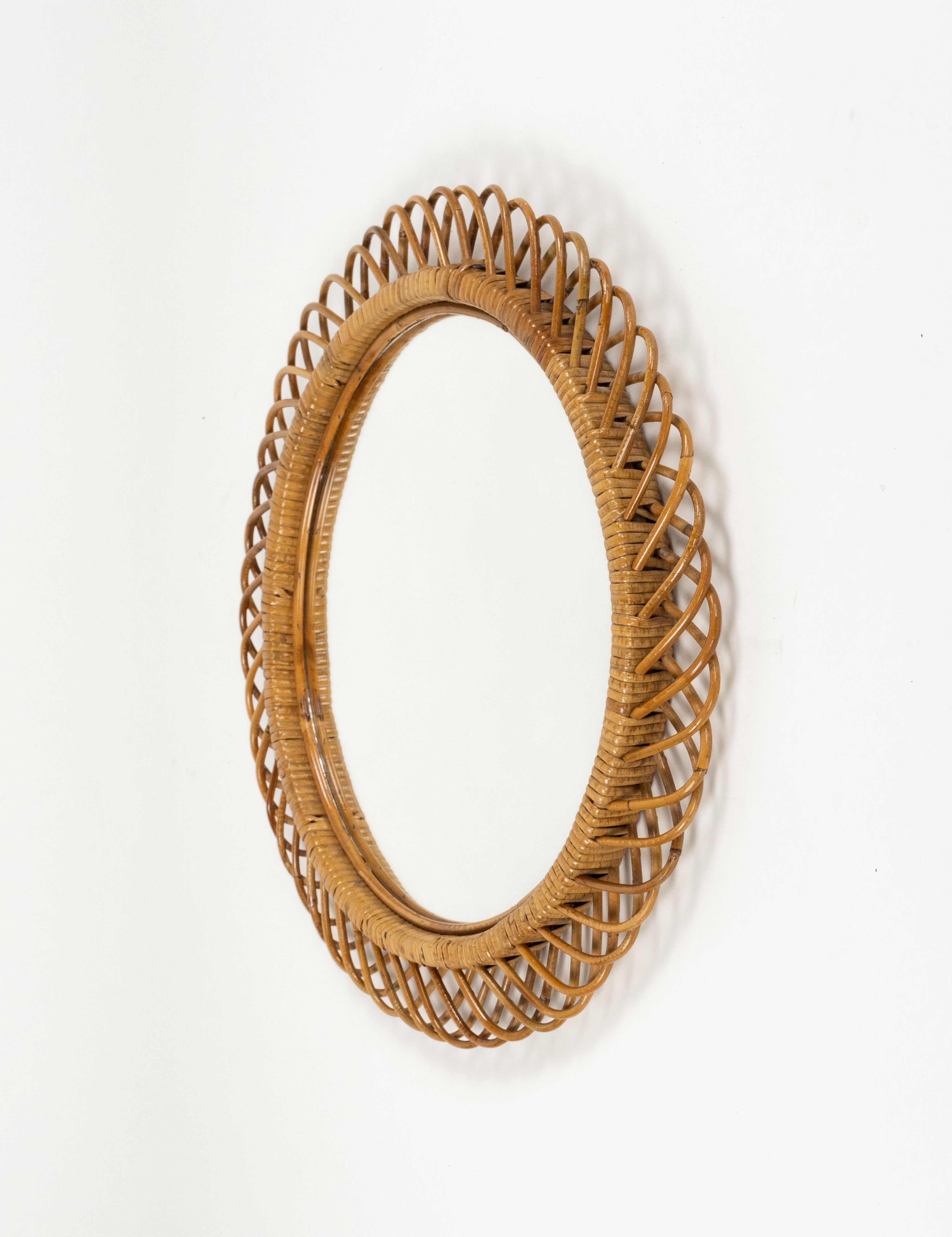 Milieu du XXe siècle Miroir mural rond en rotin et bambou de style Franco Albini, Italie, années 1960 en vente