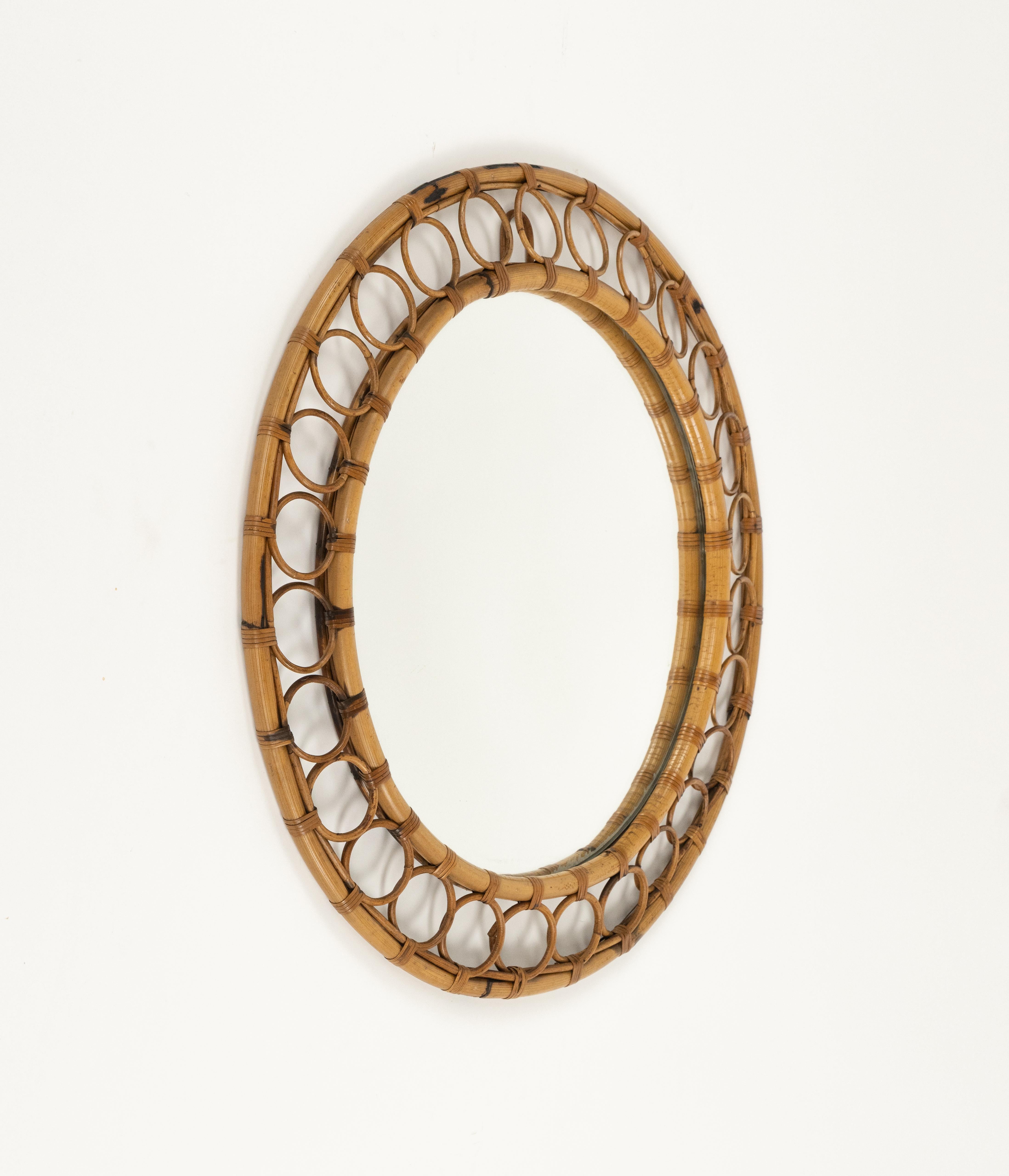 Milieu du XXe siècle Miroir mural rond en rotin et bambou de style Franco Albini, Italie, années 1960 en vente