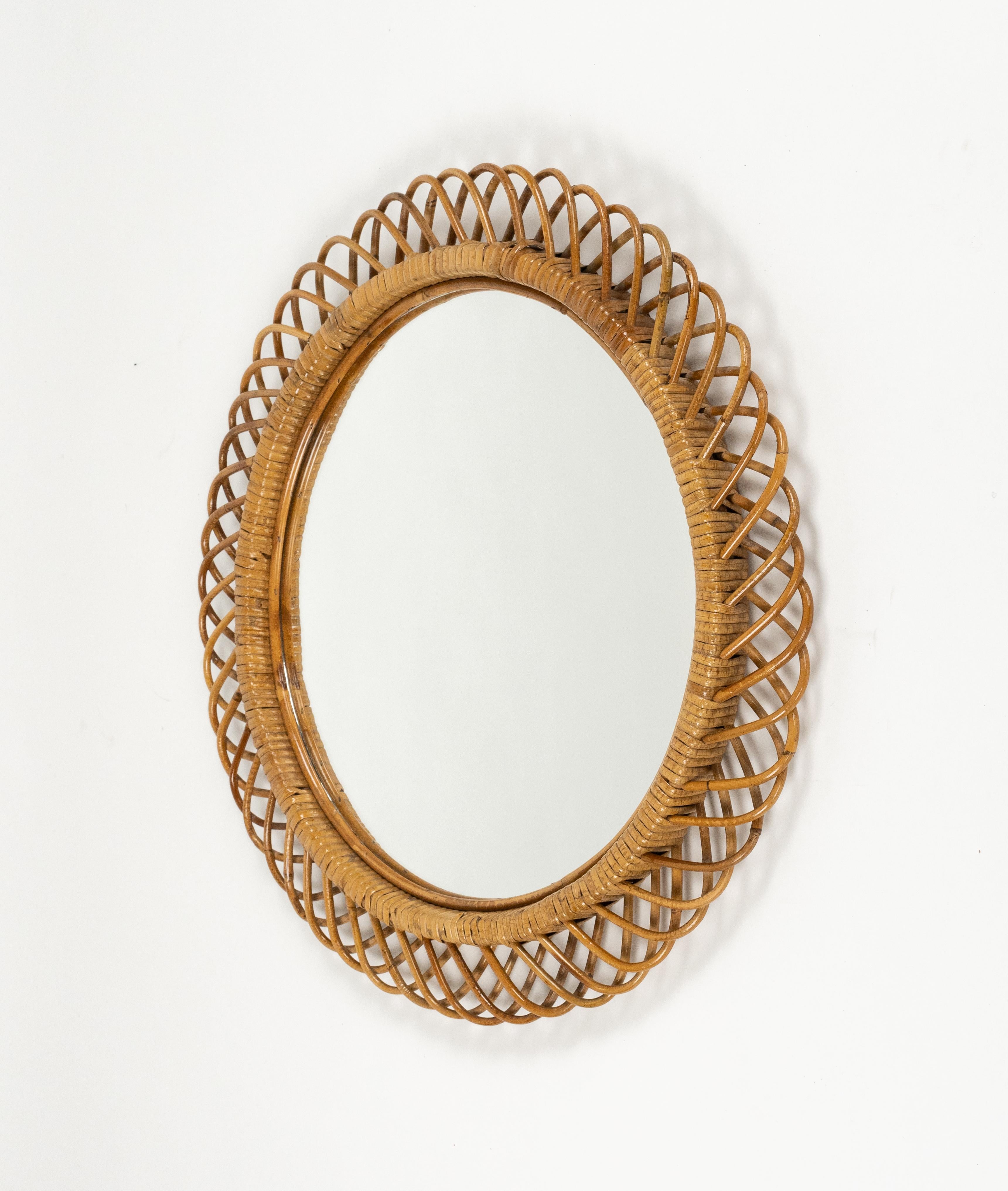 Miroir mural rond en rotin et bambou de style Franco Albini, Italie, années 1960 en vente 1