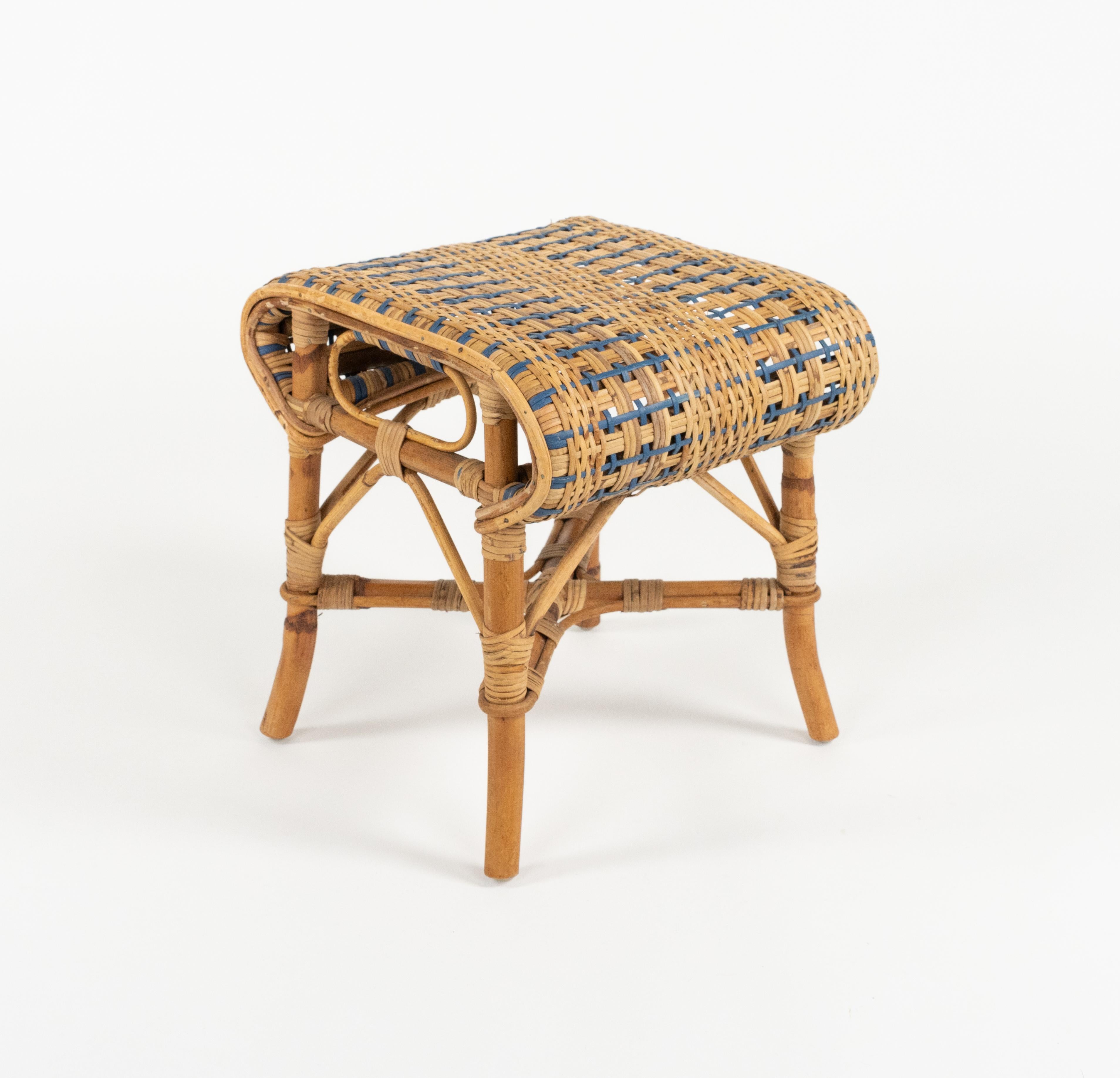 Tabouret ou table d'appoint en bambou et rotin.

Fabriqué en Italie dans les années 1960.
