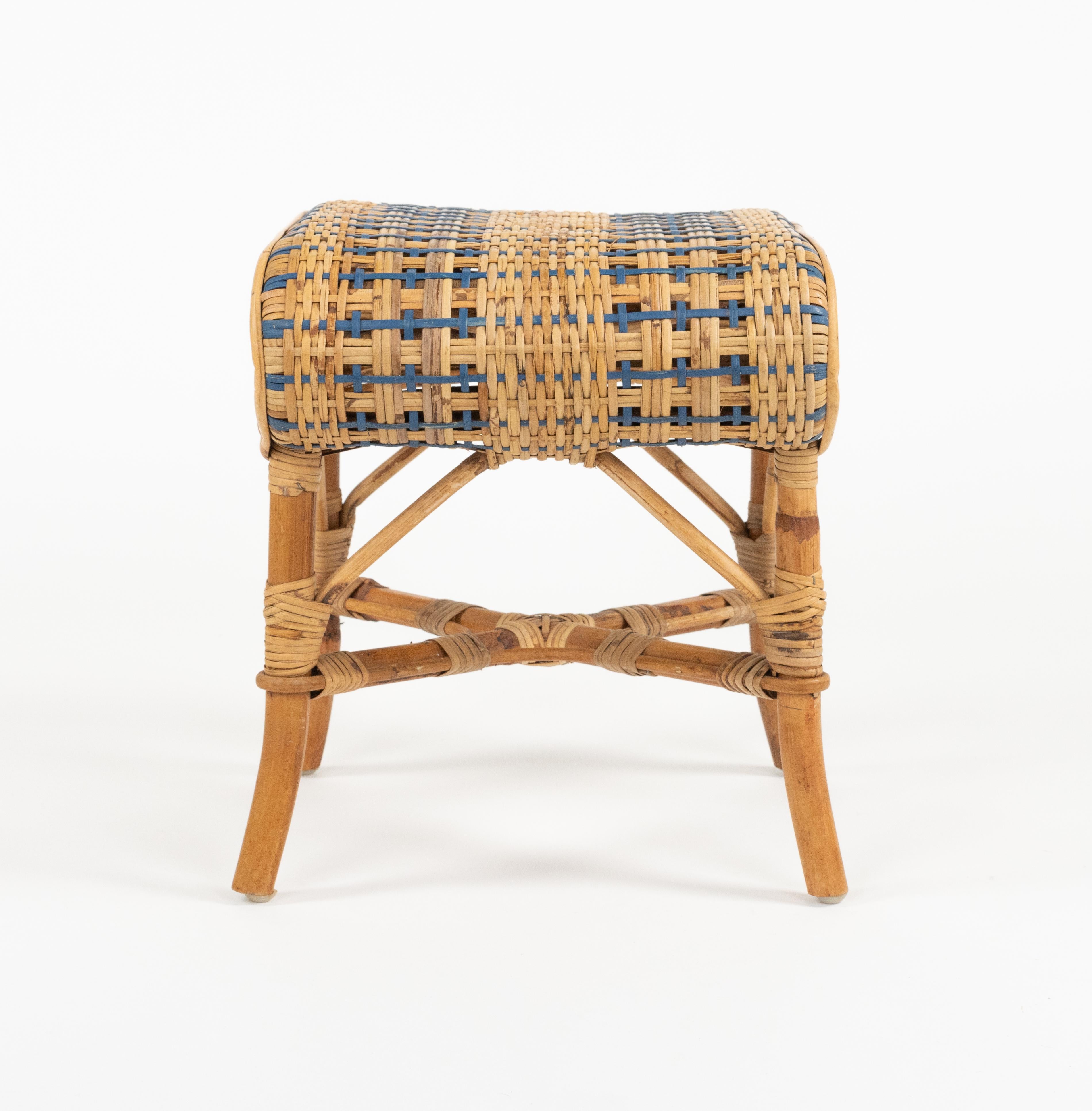 Milieu du XXe siècle Table d'appoint ou pouf en rotin et bambou du milieu du siècle dernier, Italie, années 1960 en vente