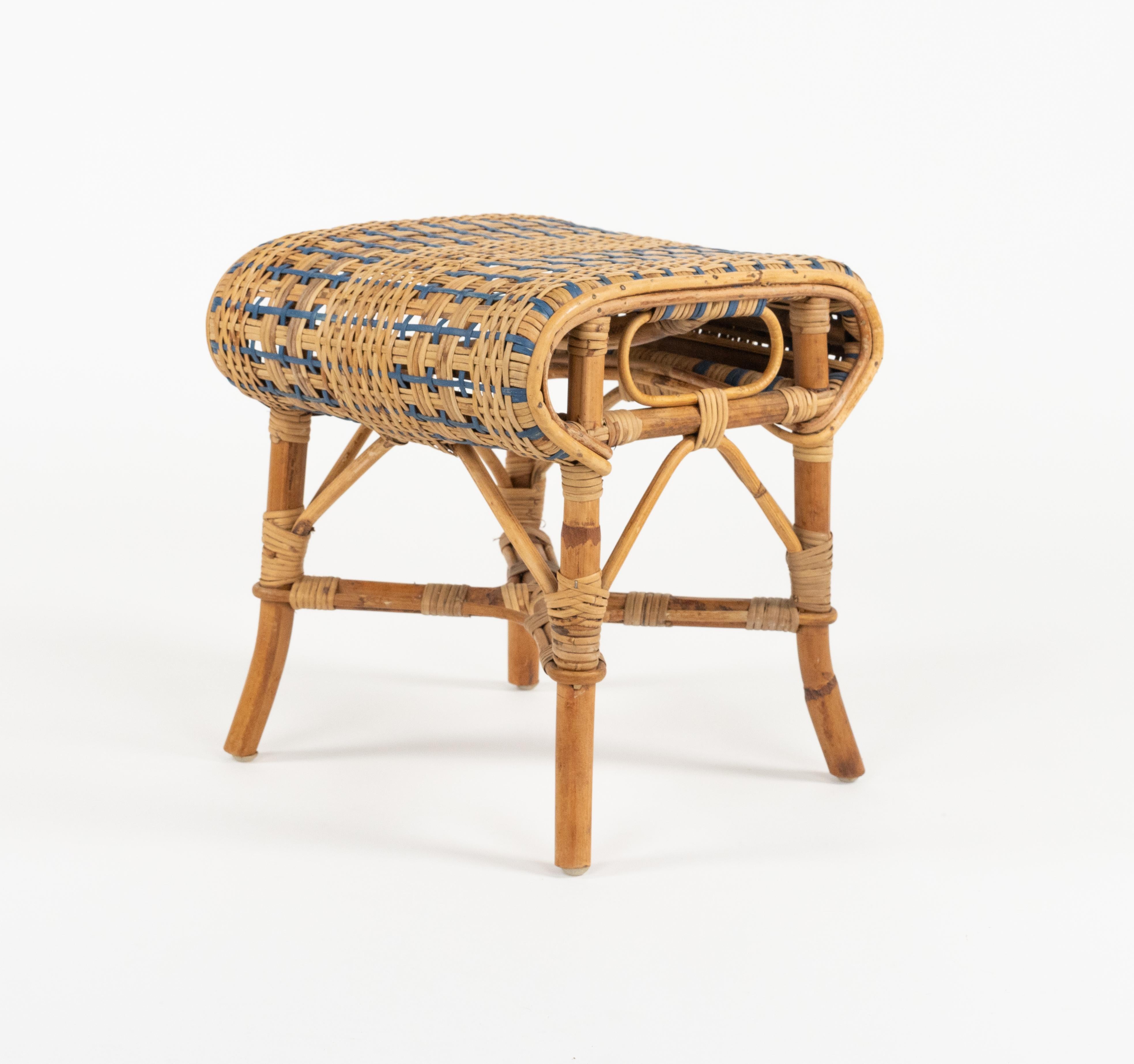 Table d'appoint ou pouf en rotin et bambou du milieu du siècle dernier, Italie, années 1960 en vente 1