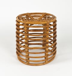 Puf taburete de ratán y bambú de mediados de siglo Atribuido a Tito Agnoli, Italia Años 60