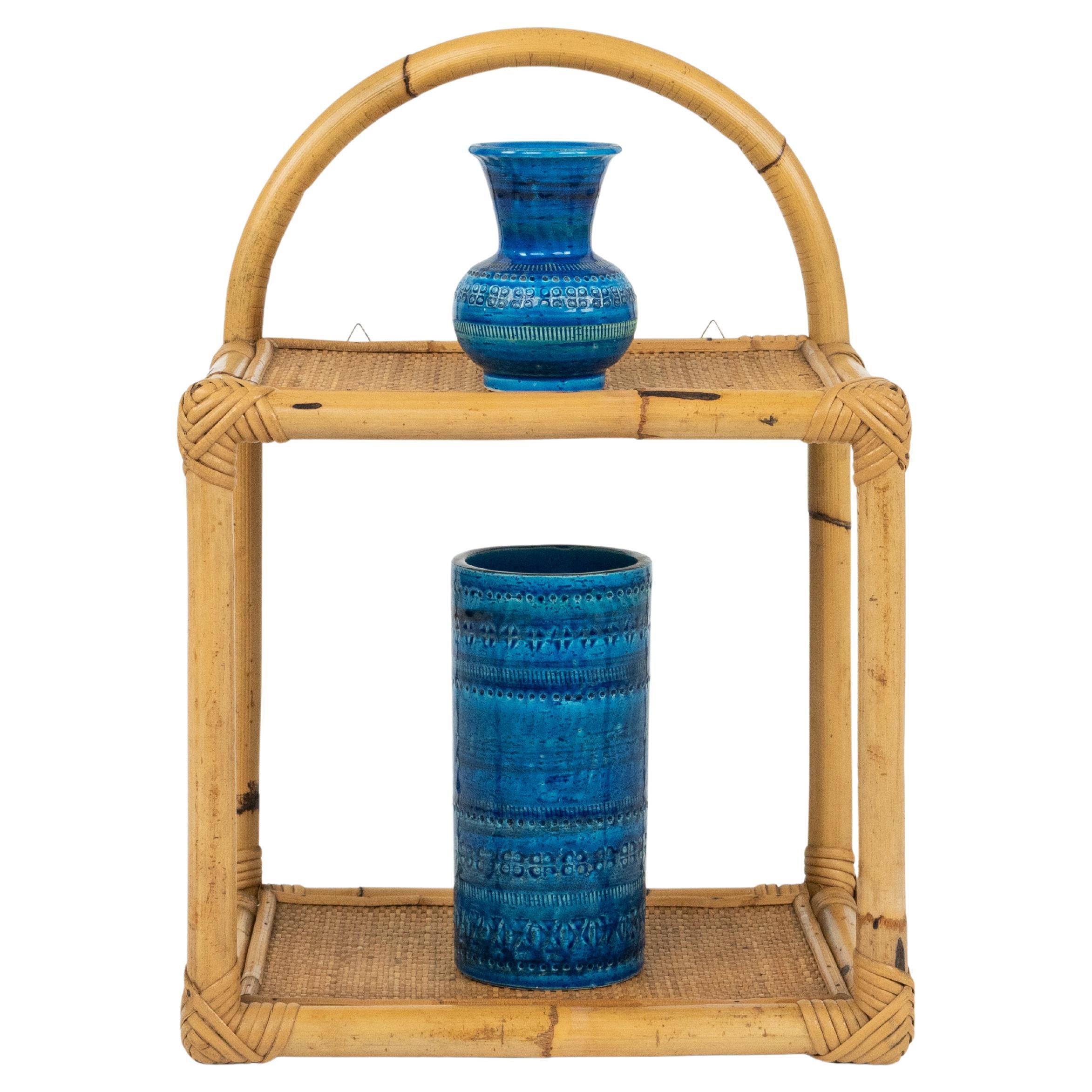 Scaffale a muro a due piani in rattan e bambù del Medioevo, Italia 1960 in vendita