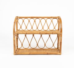 Scaffale da parete a due piani in rattan e bambù del Medioevo, Italia, anni '70