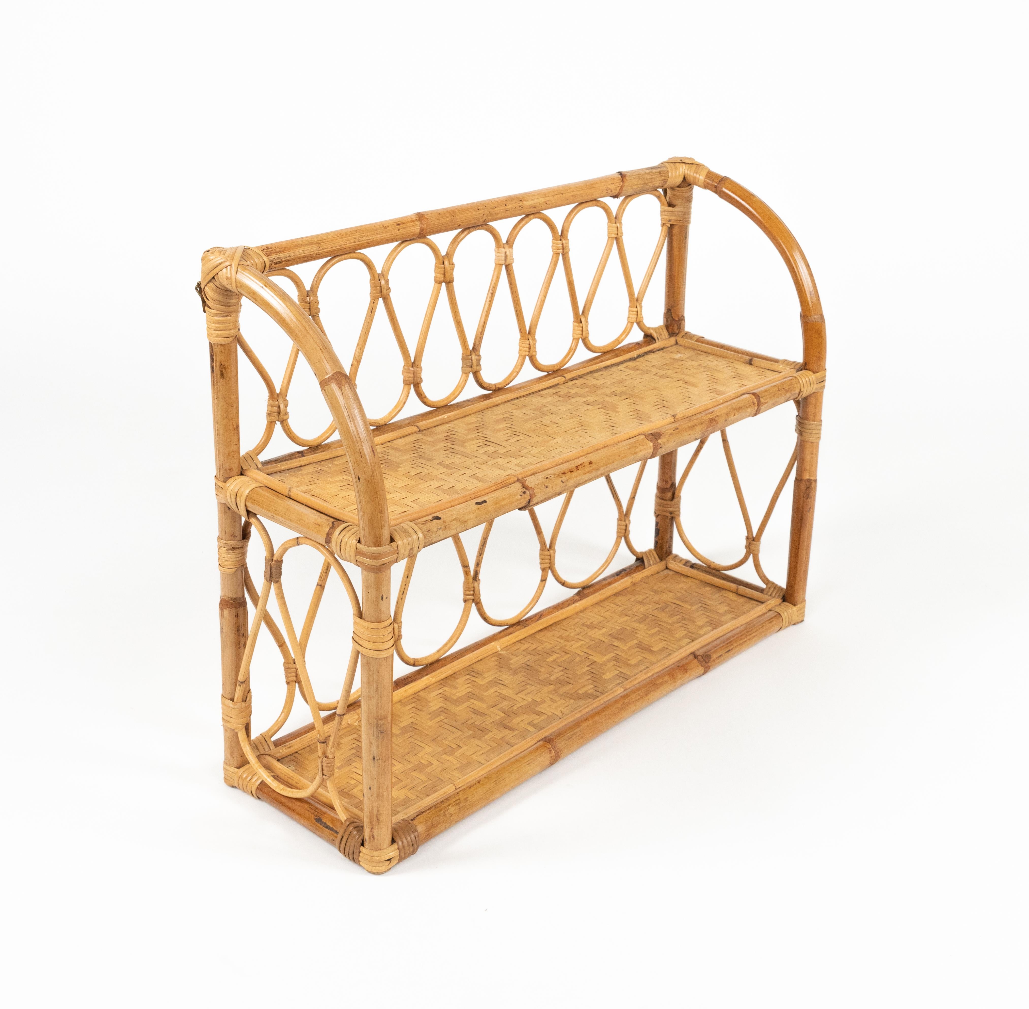 Midcentury Rattan and Bamboo Two-Tier Wall Shelf, Italy 1970s In Good Condition For Sale In Rome, IT