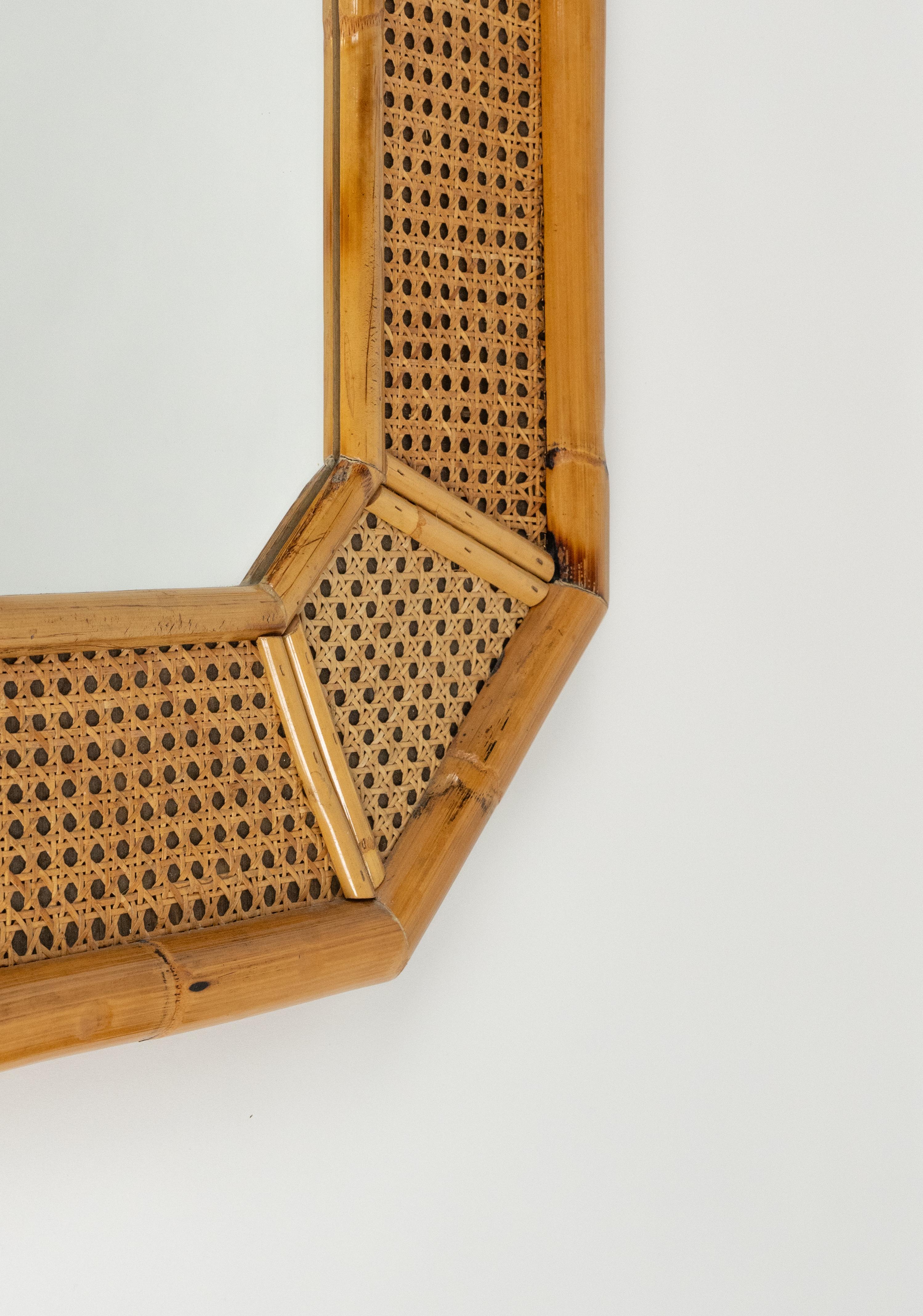 Espejo de pared de ratán y bambú de mediados de siglo Estilo Vivai del Sud, Italia Años 70 en venta 3
