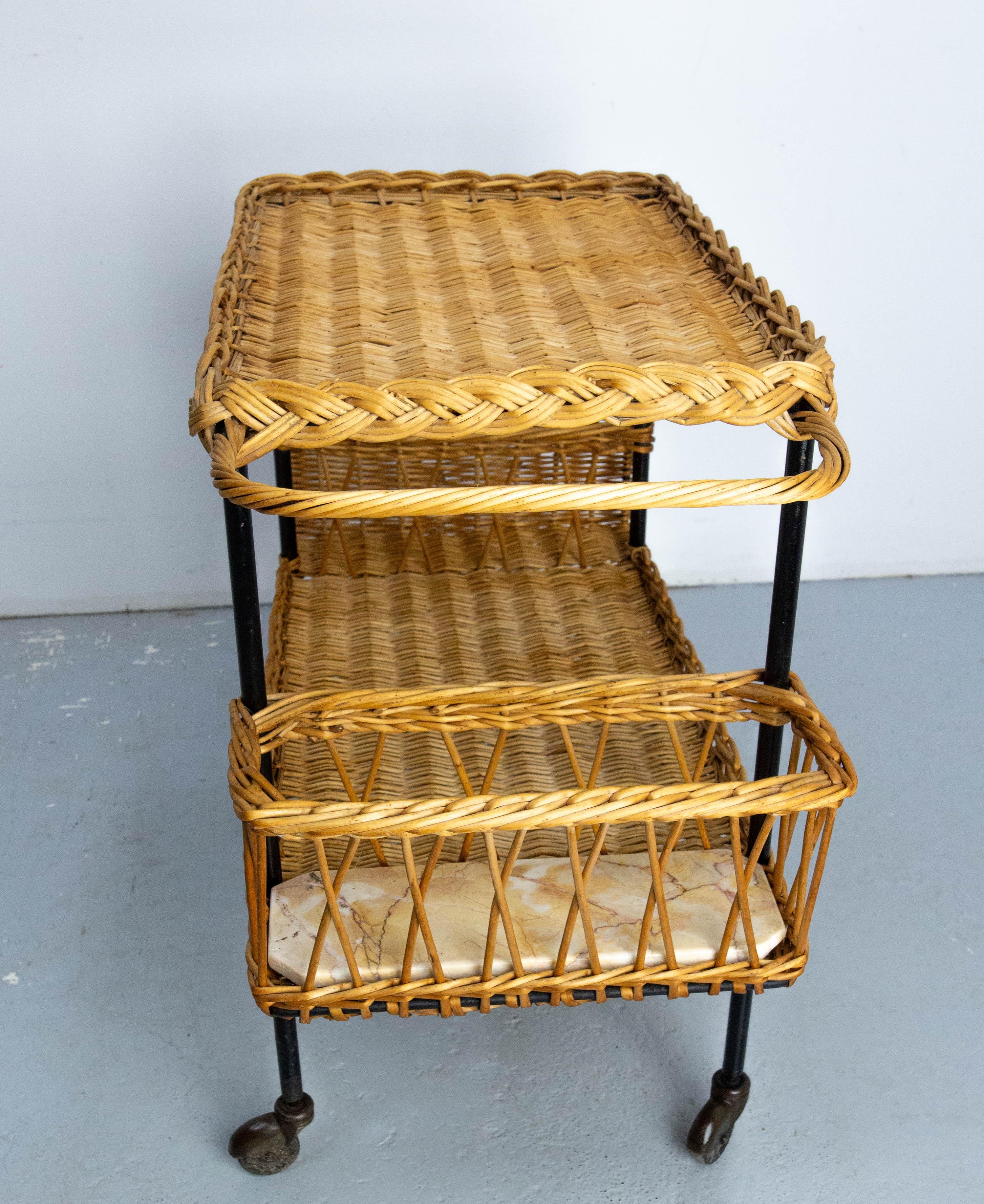 Midcentury Rattan and Black Metal Raoul Guys Trolley Bar Cart, circa 1950 In Good Condition For Sale In Labrit, Landes