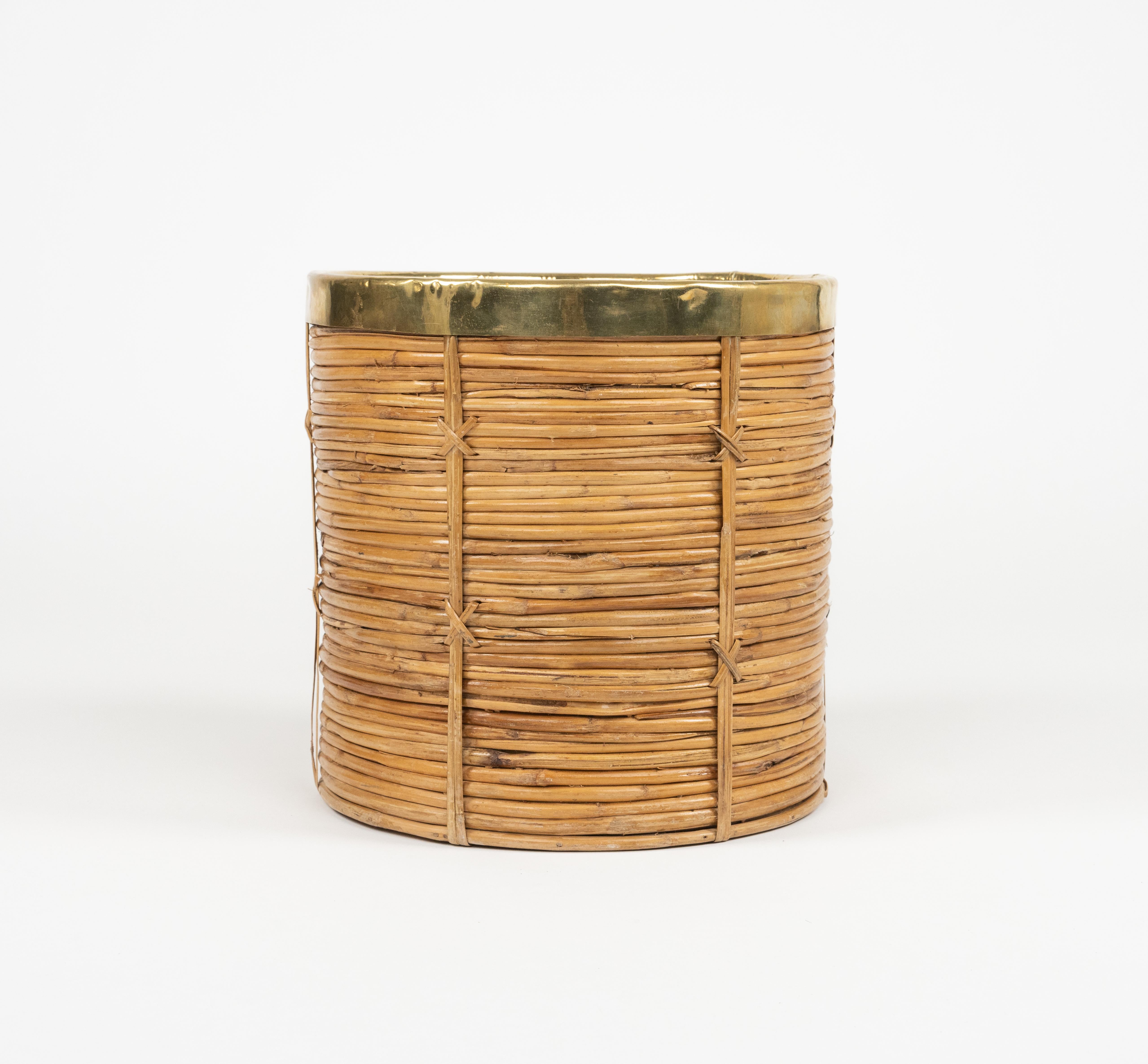 Hand-Crafted Midcentury Rattan and Brass Basket or Planter Vivai Del Sud Style, Italy 1970s