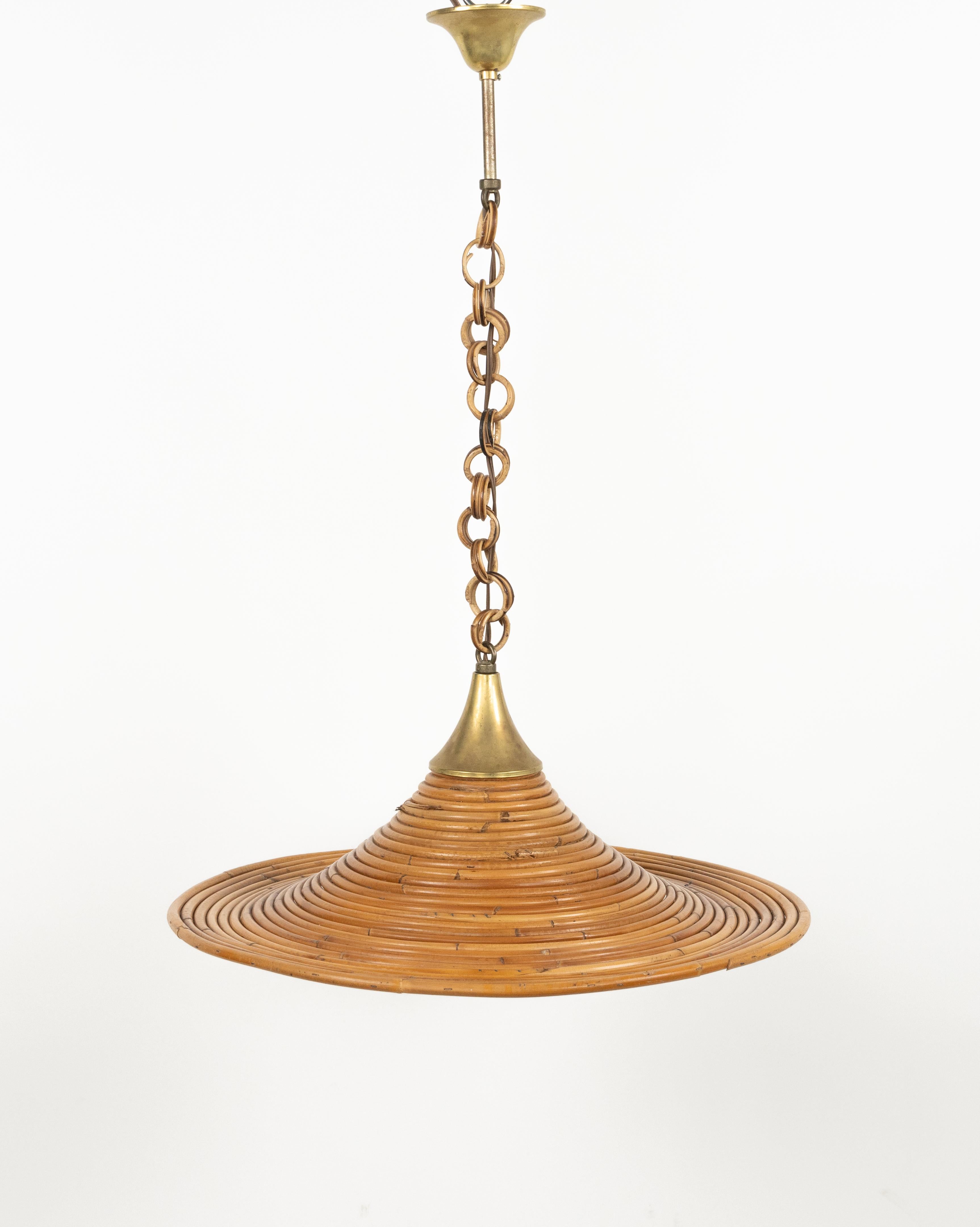 Lampadario di metà secolo in rattan e ottone attribuito a Vivai del Sud, Italia anni '70 in vendita 3
