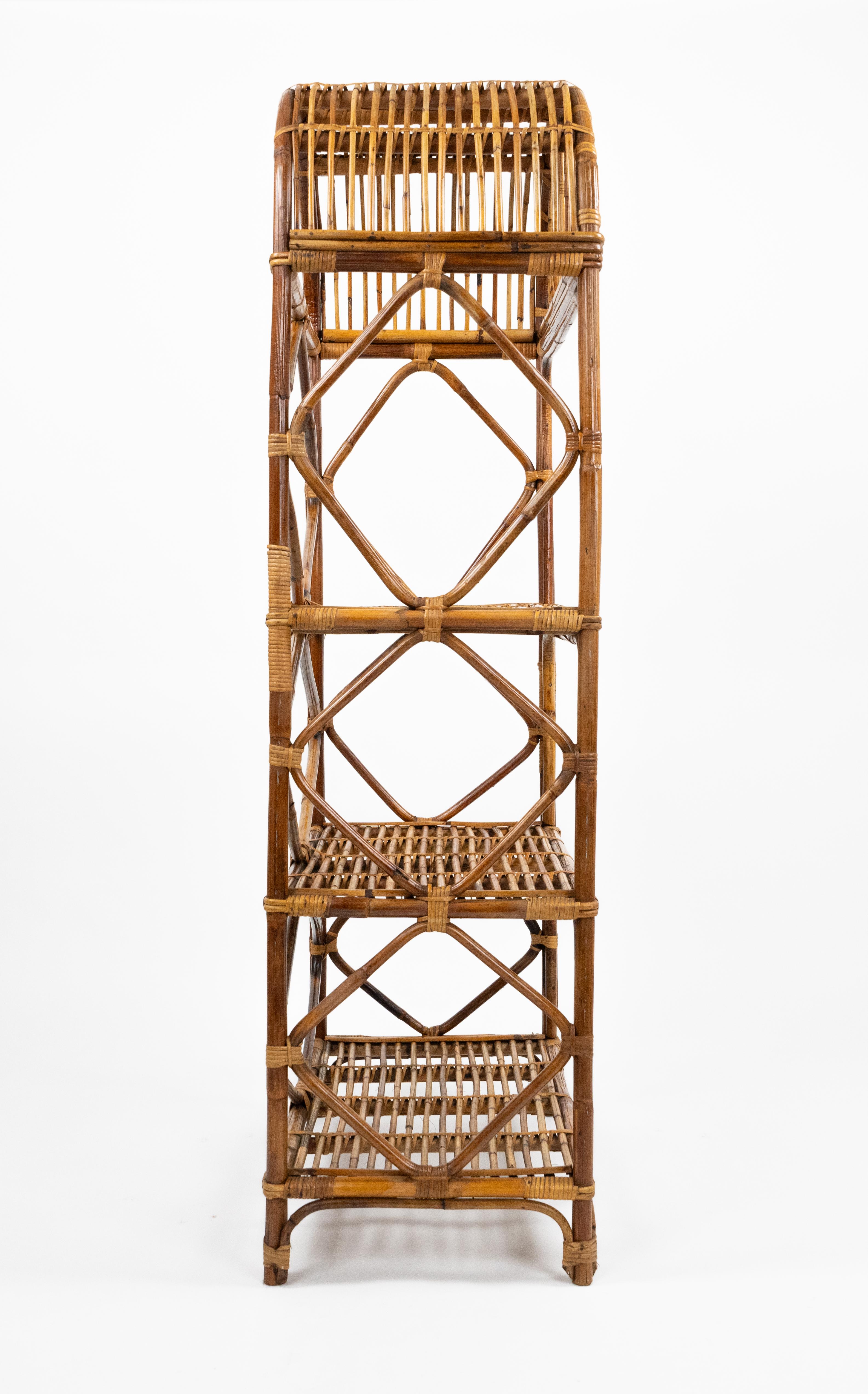 Libreria Etagere in midcentury in rattan e vimini stile Vivai del Sud, Italia 1970s in vendita 4